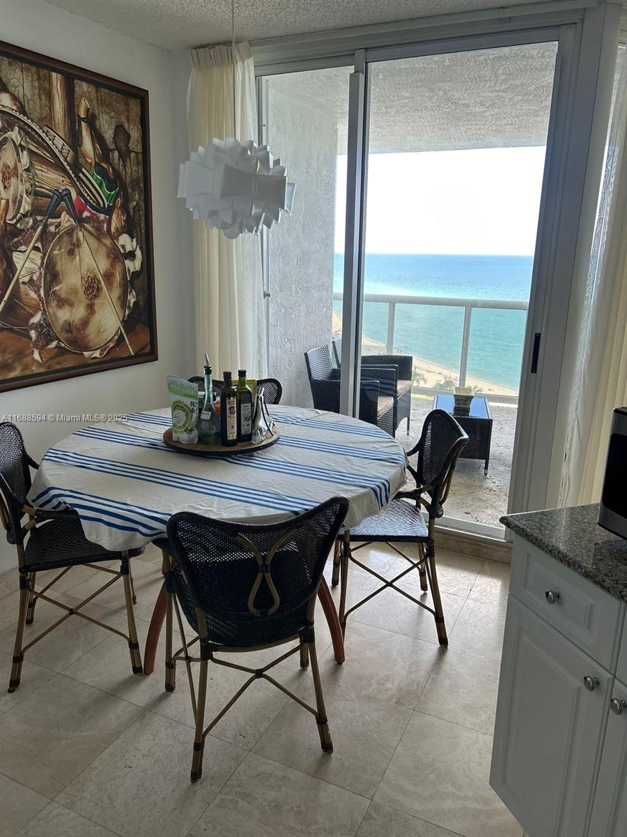 Apartamento para Alugar em Sunny Isles Beach, FL
