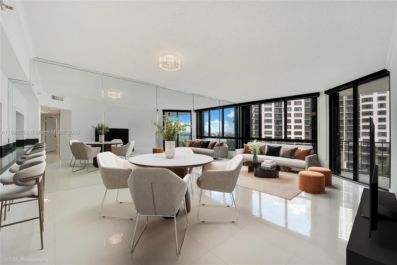 Apartamento à Venda em Miami, FL