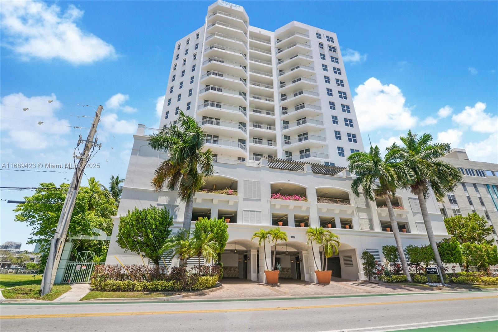 9751 Bay Harbor Dr Unit 8 D, Bay Harbor Islands, Florida 33154