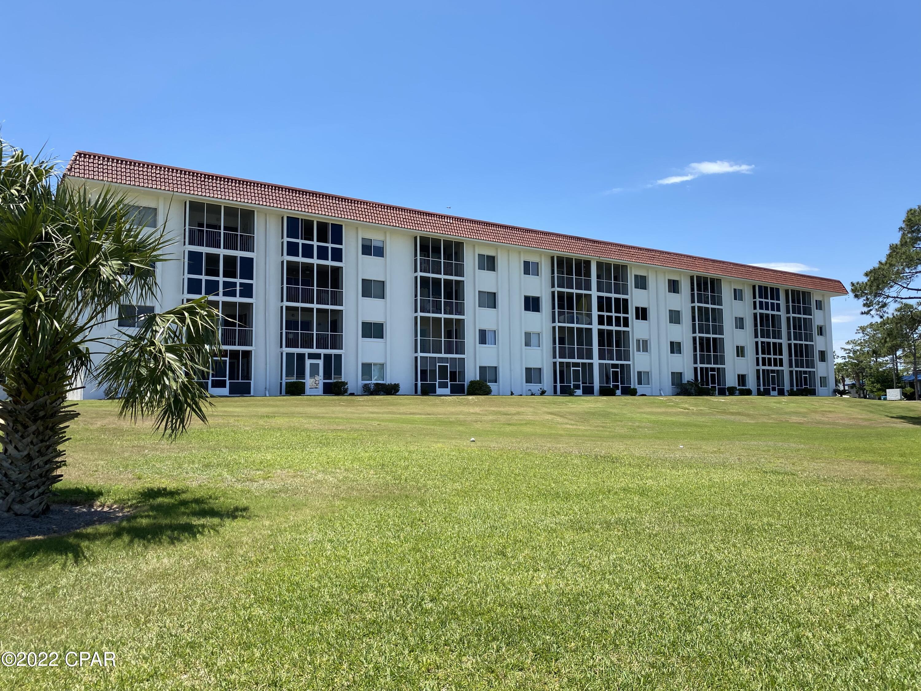 Image 3 For 112 Fairway Boulevard 101