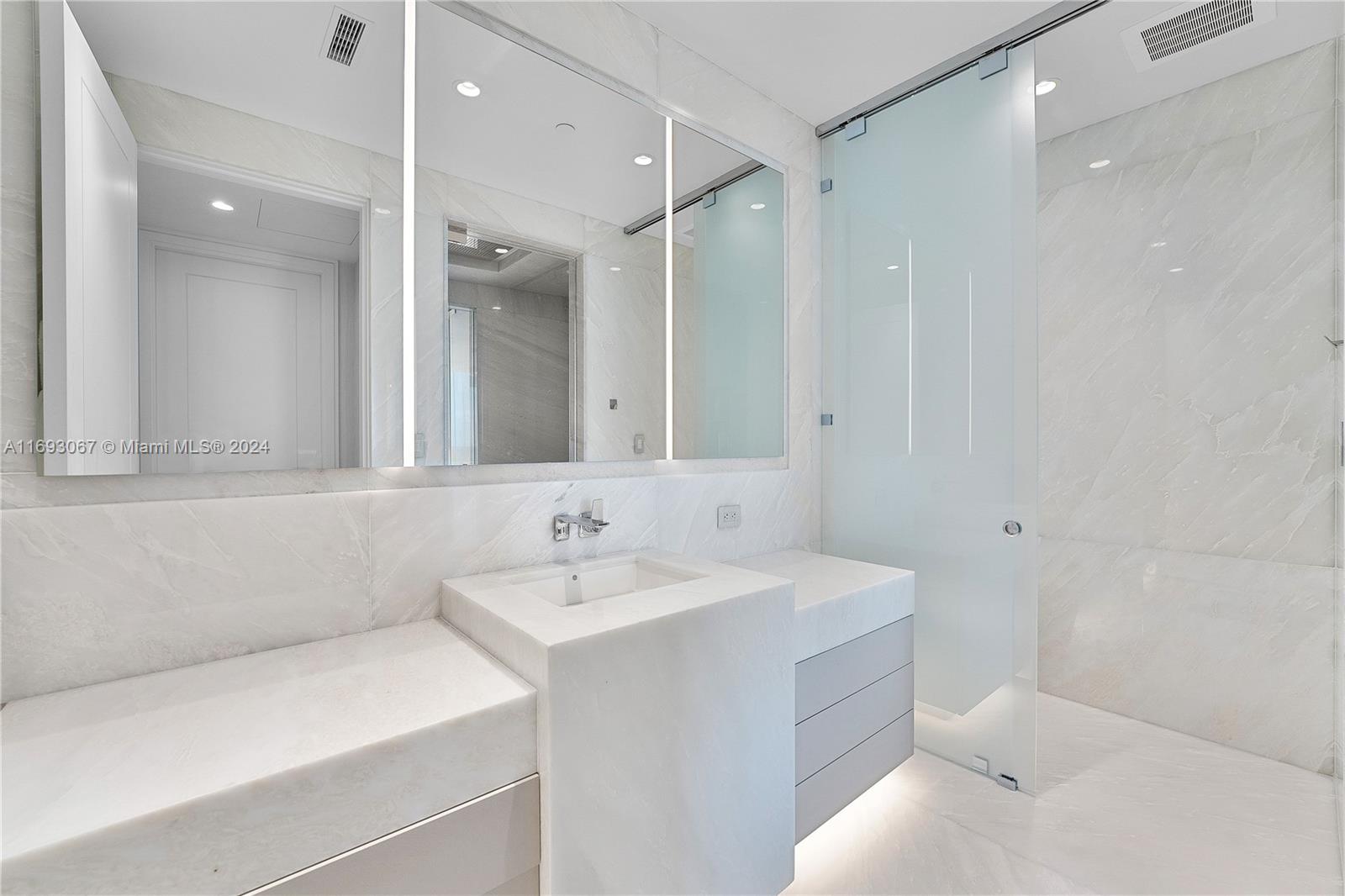 17975 Collins #1701, Sunny Isles Beach FL 33160