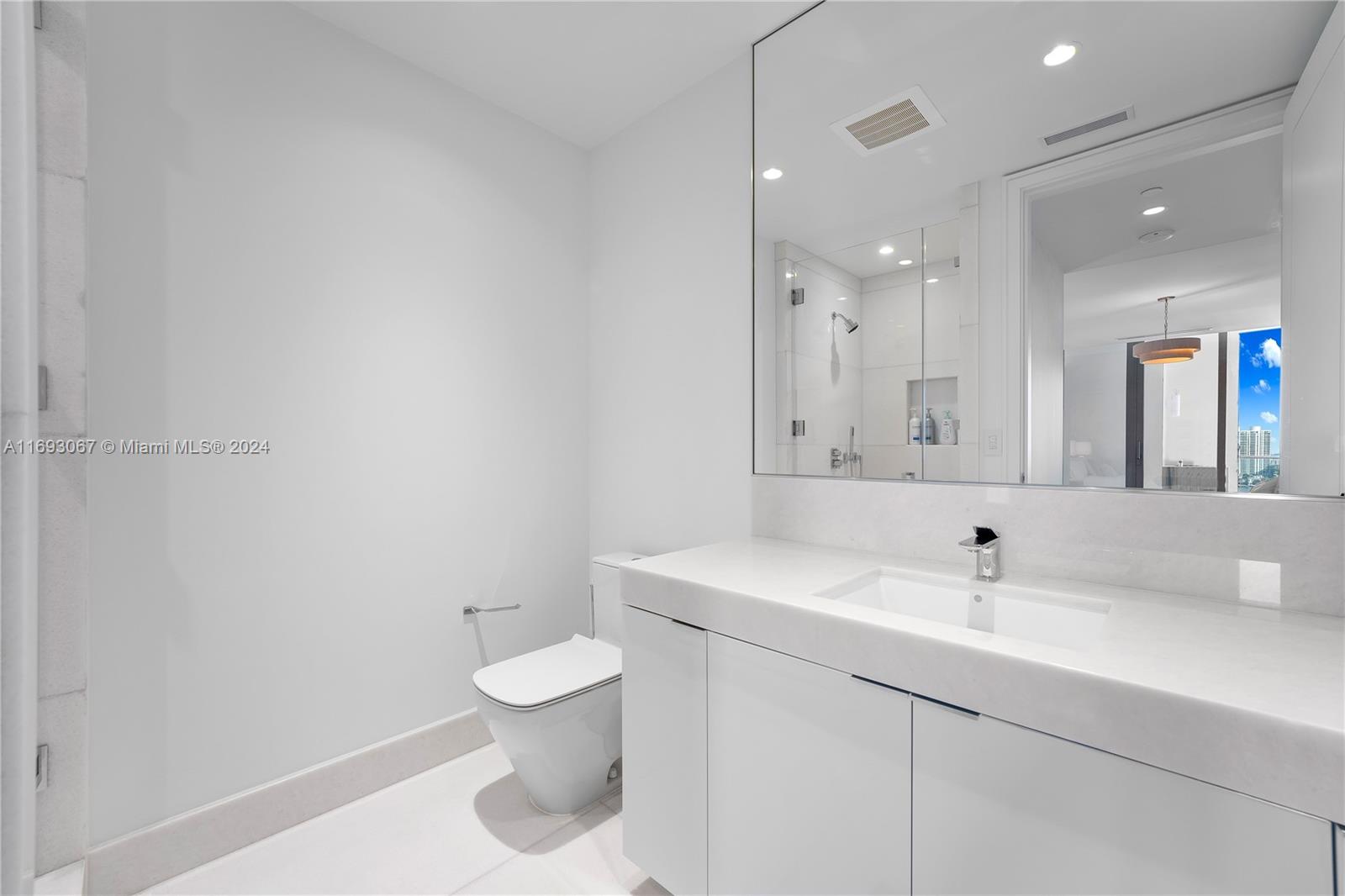 17975 Collins #1701, Sunny Isles Beach FL 33160