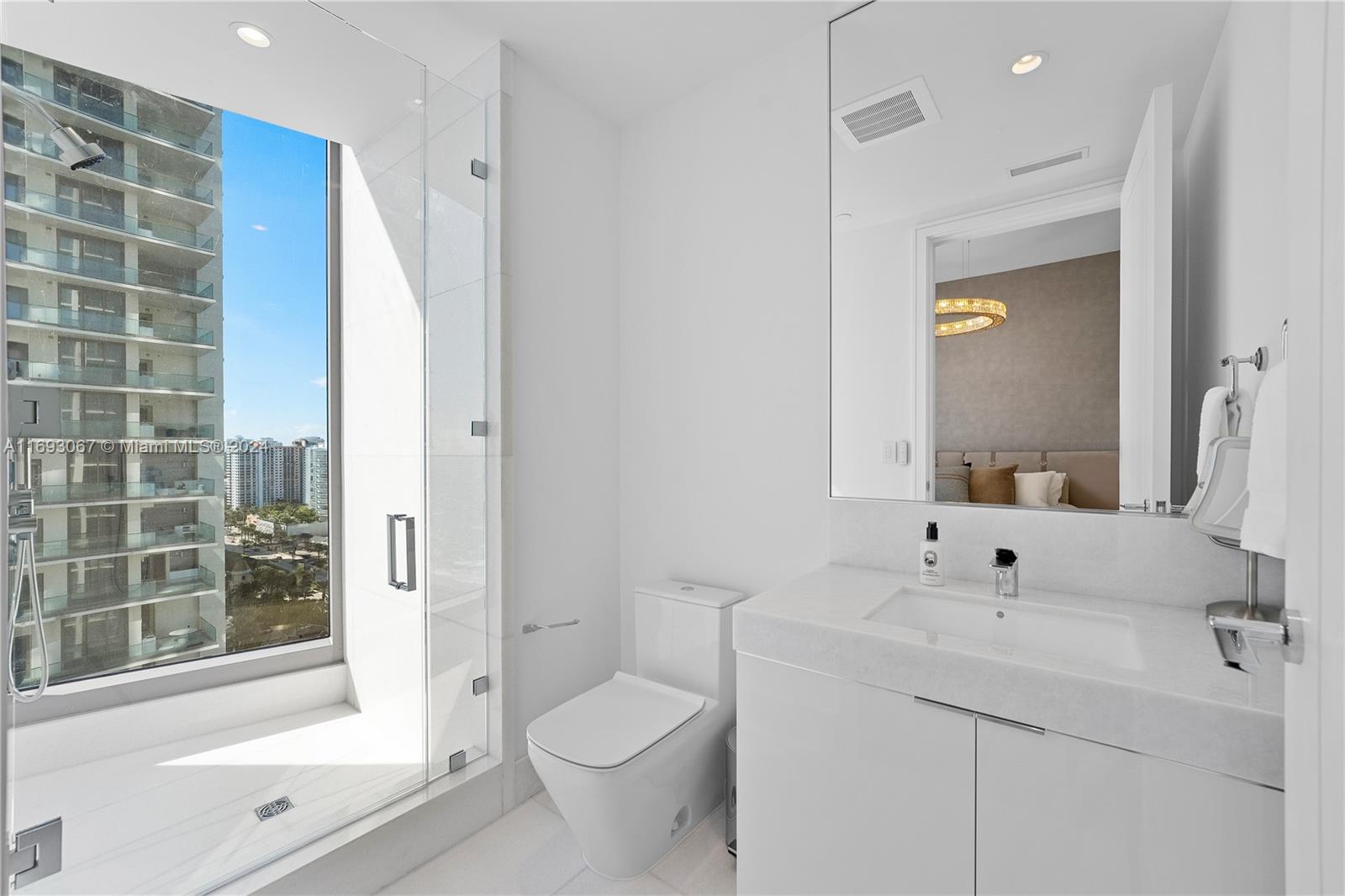 17975 Collins #1701, Sunny Isles Beach FL 33160