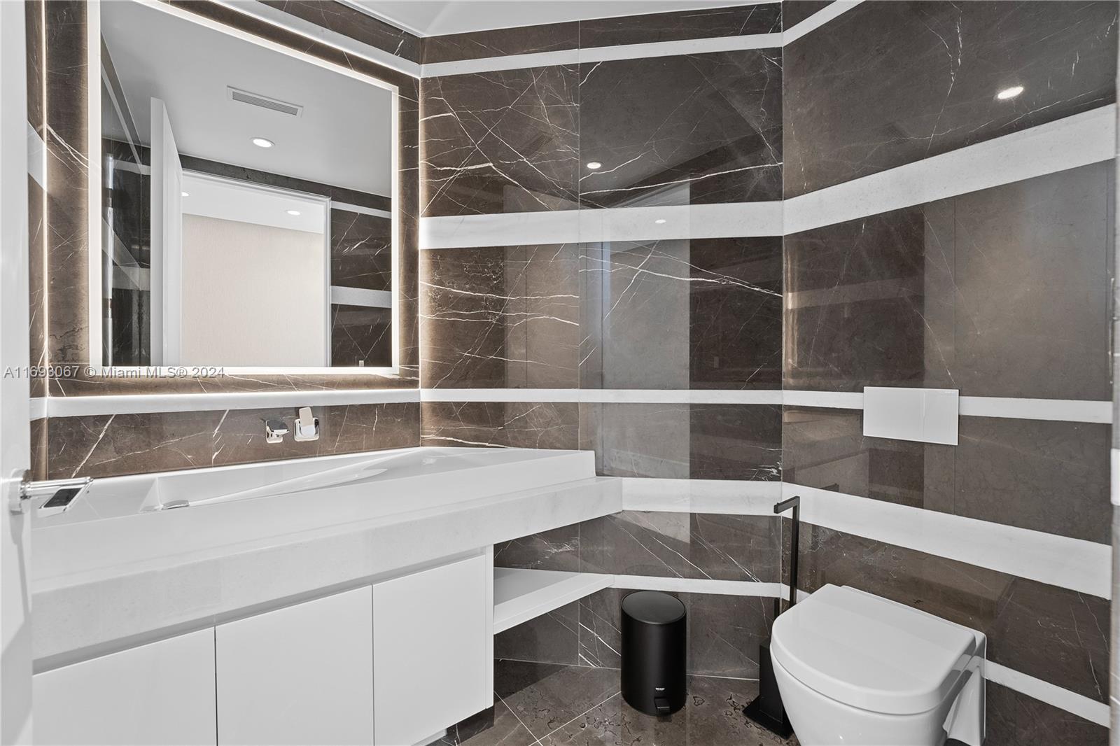 17975 Collins #1701, Sunny Isles Beach FL 33160