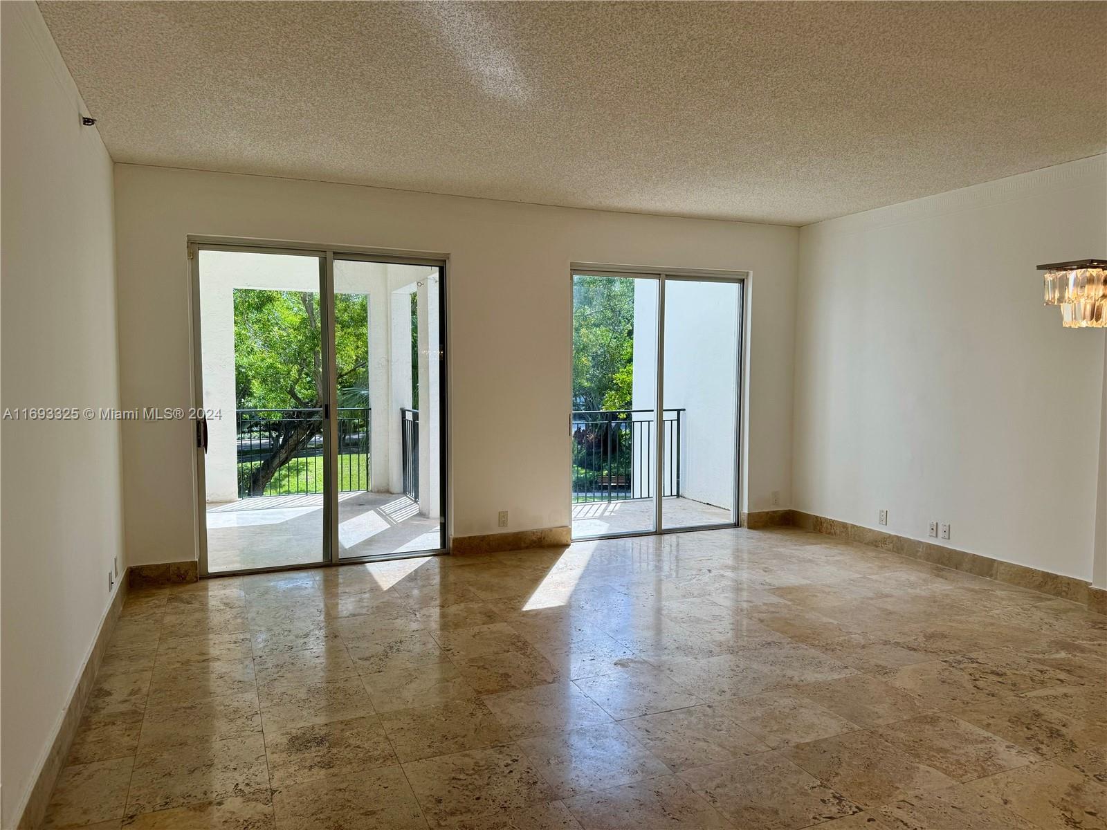 Condo for Rent in Aventura, FL