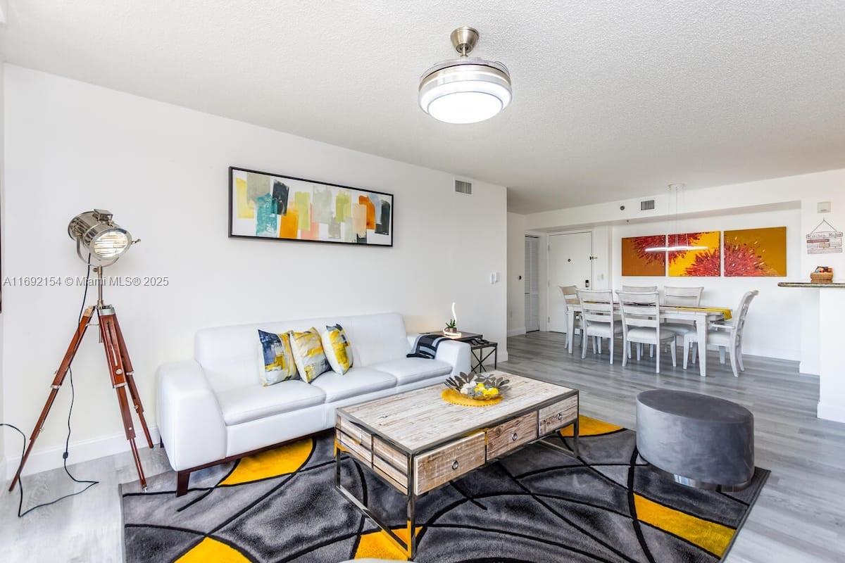 The Yacht Club At Aventur