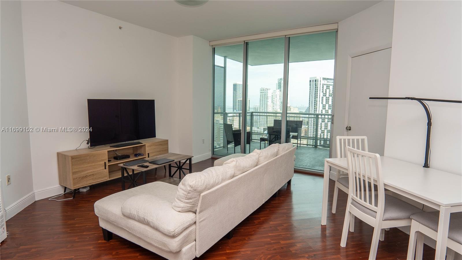 350 S Miami Ave #2905, Miami FL 33130