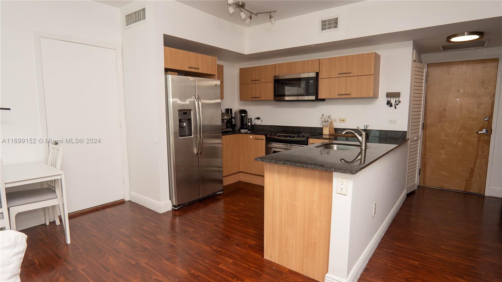 350 S Miami Ave #2905, Miami FL 33130