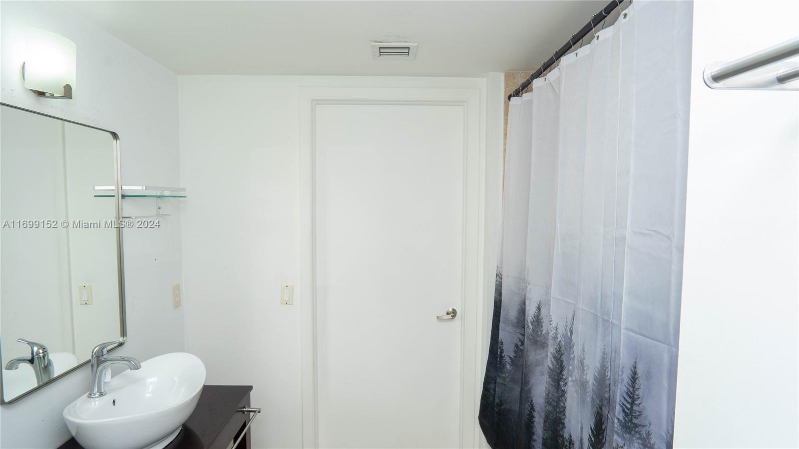 350 S Miami Ave #2905, Miami FL 33130