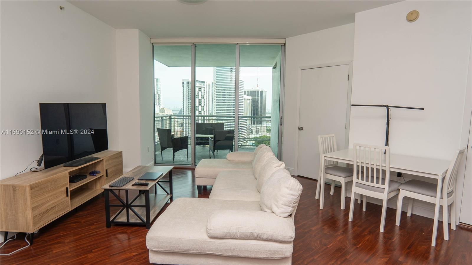 350 S Miami Ave #2905, Miami FL 33130