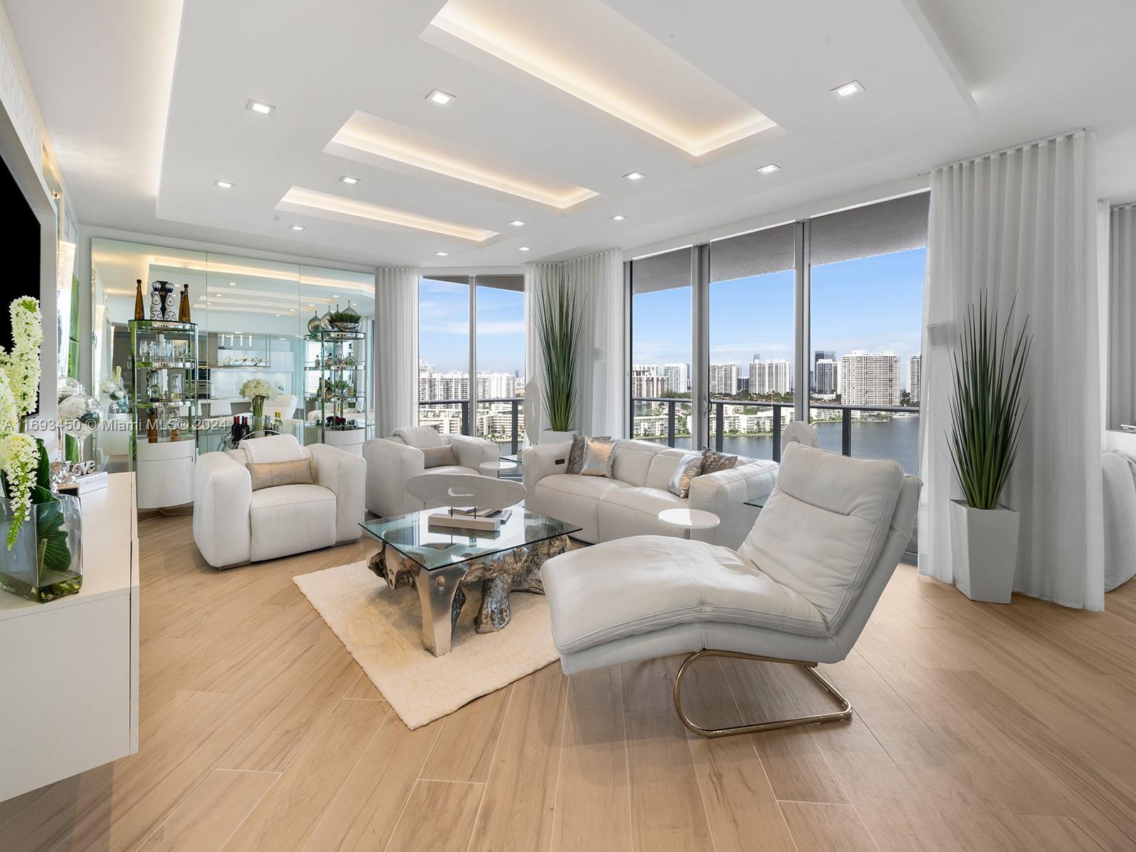 Condo for Sale in North Miami Beach, FL