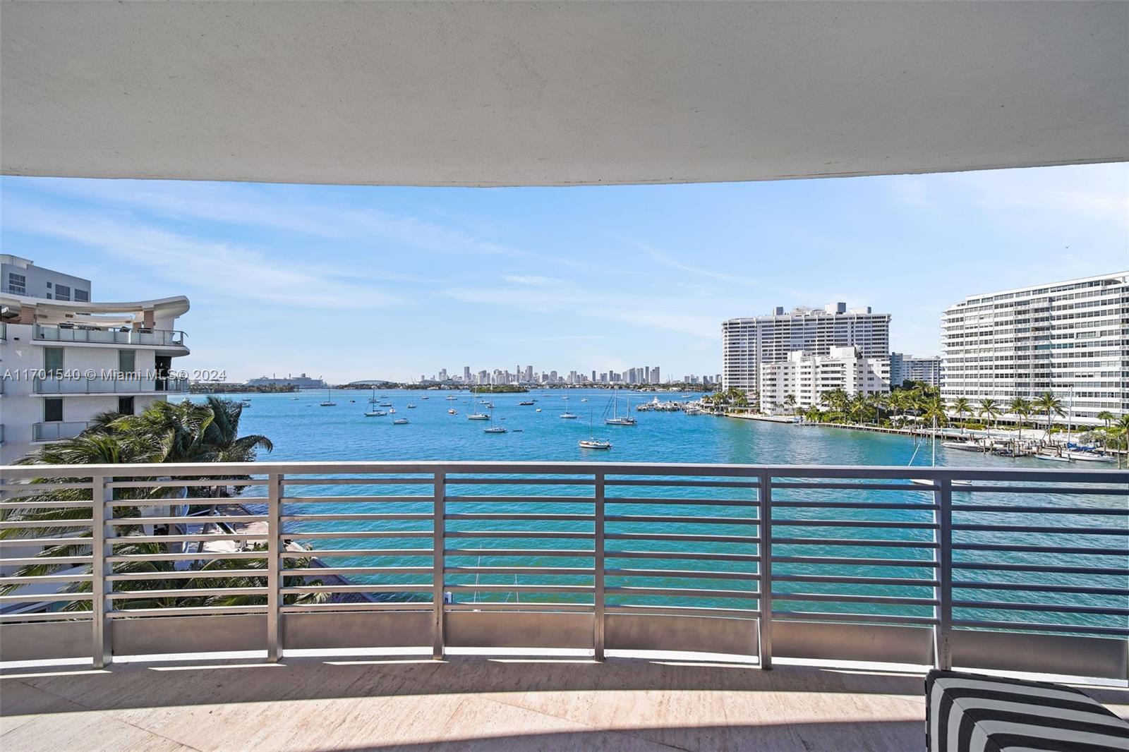 Apartamento à Venda em Miami Beach, FL