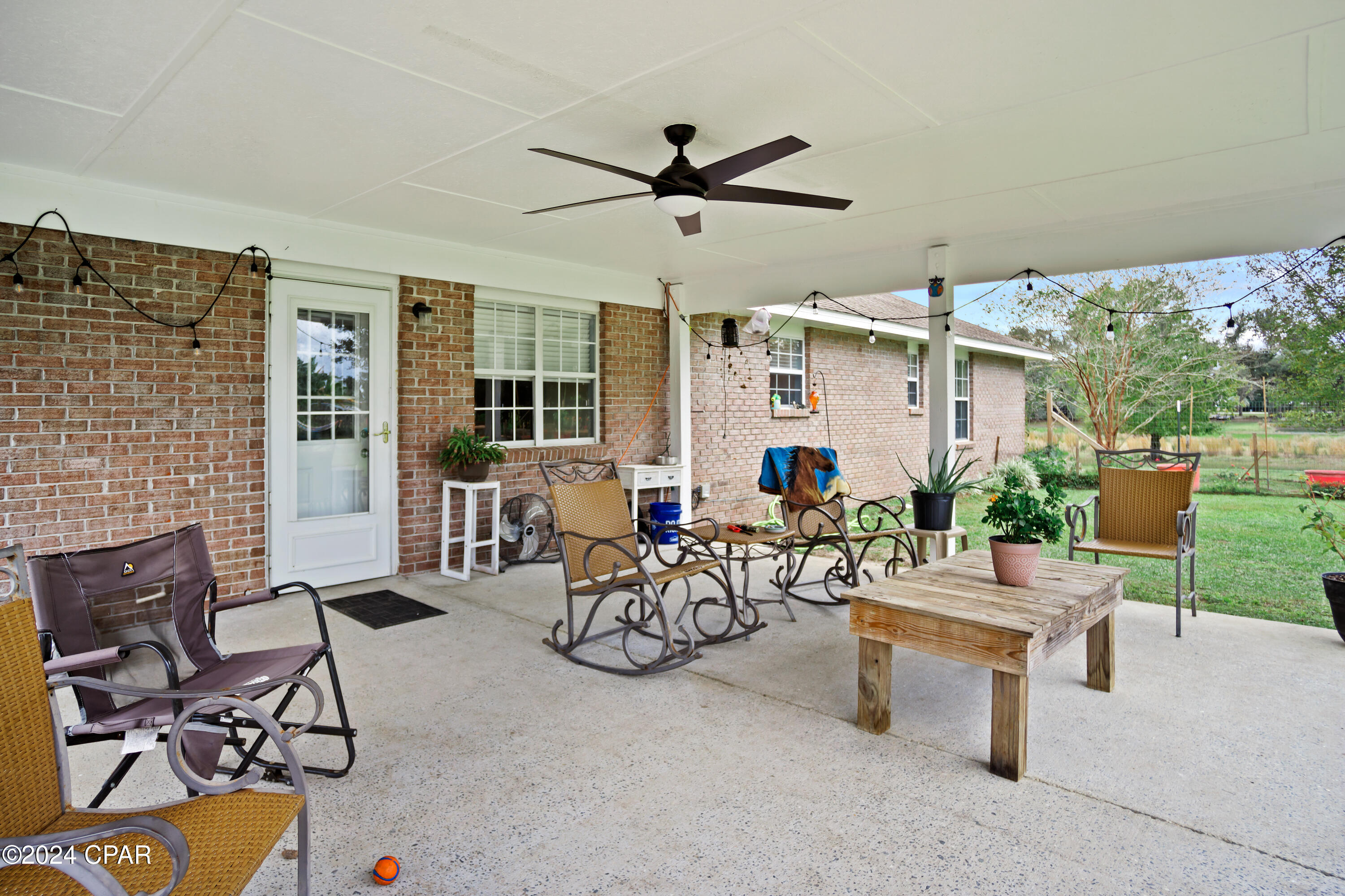 Image 2 For 18496 Live Oak Lane