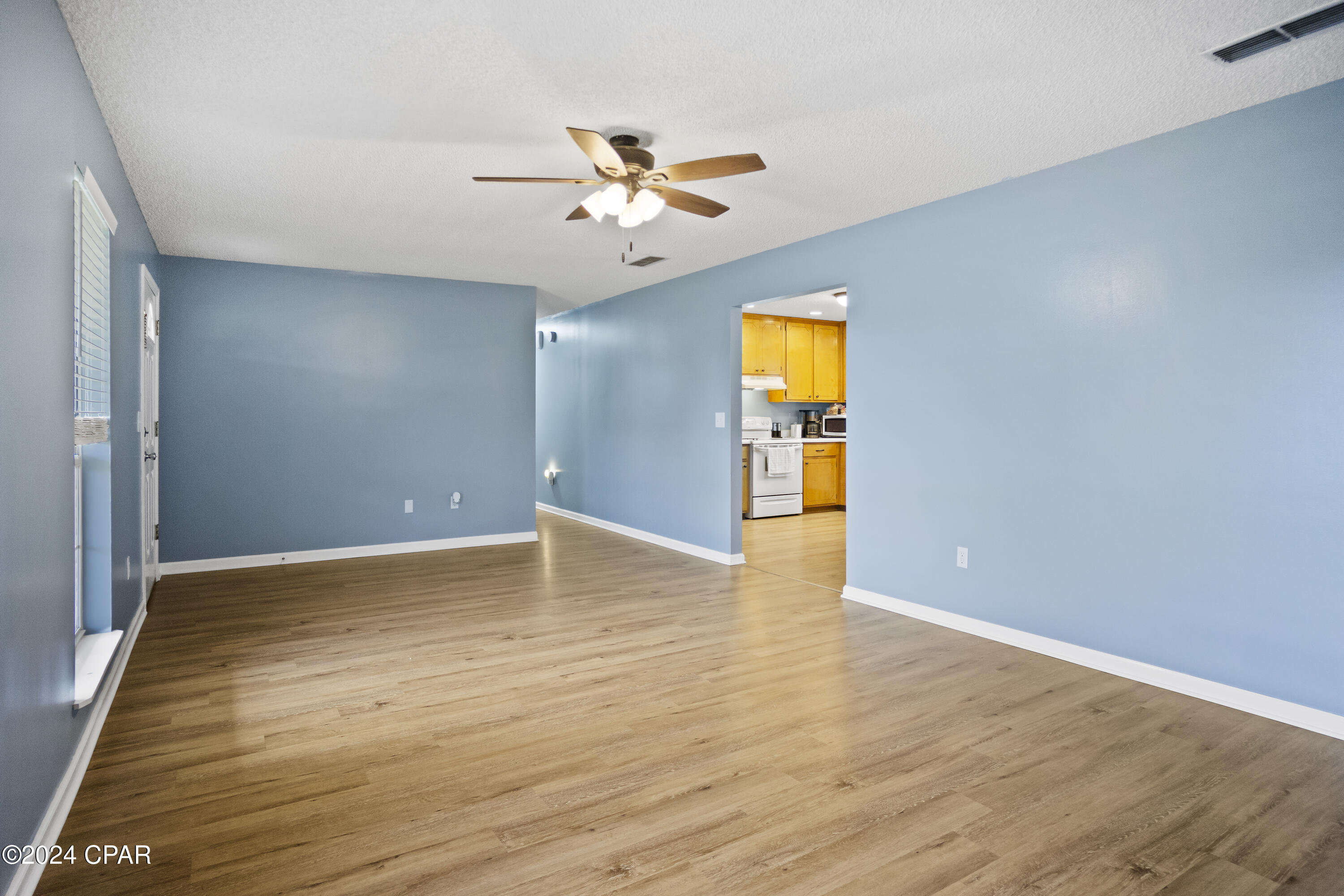 Image 8 For 18496 Live Oak Lane