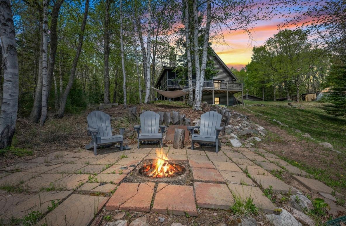 Picture 01 - Undocumented Lake Property 210012