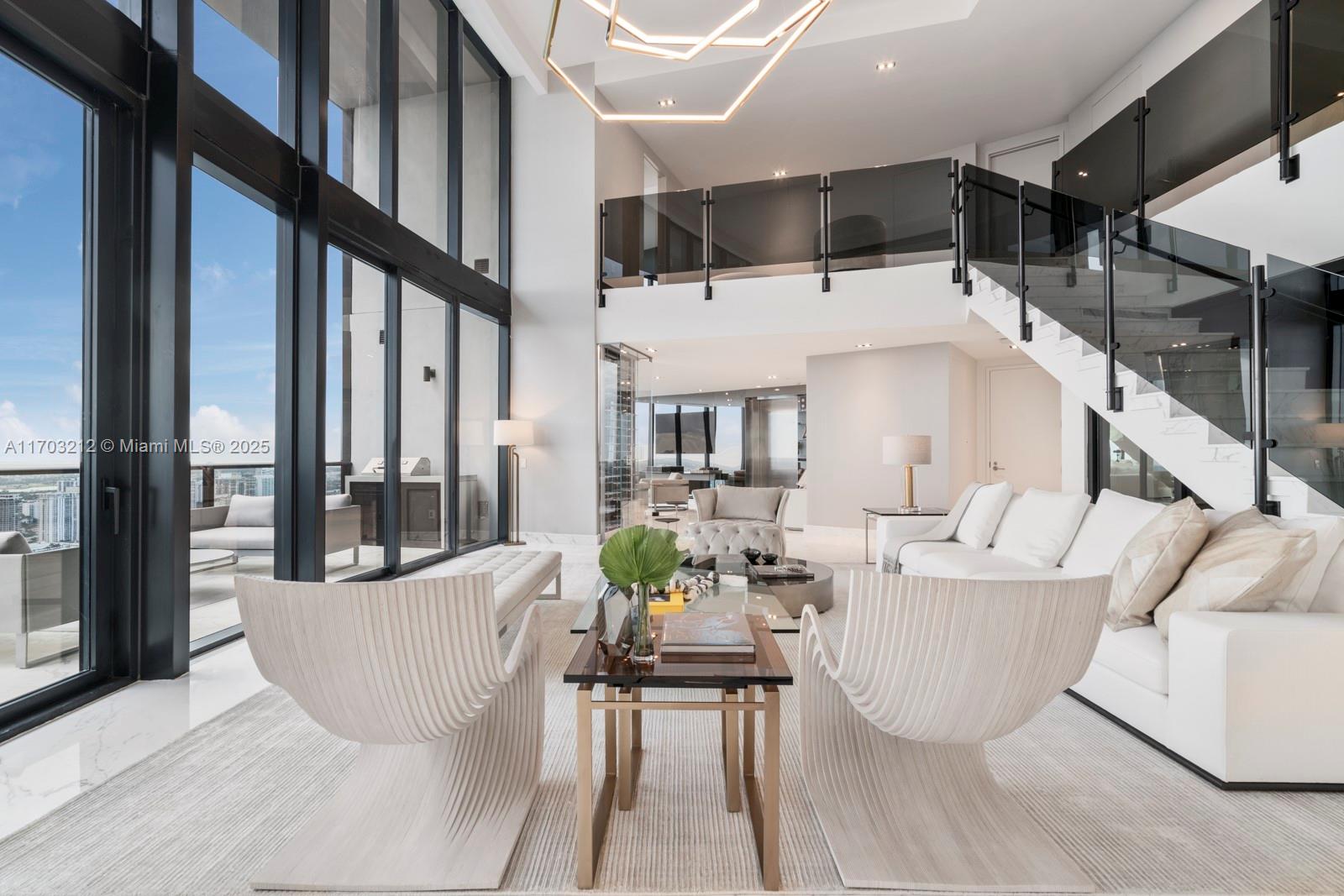 Apartamento à Venda em Sunny Isles Beach, FL