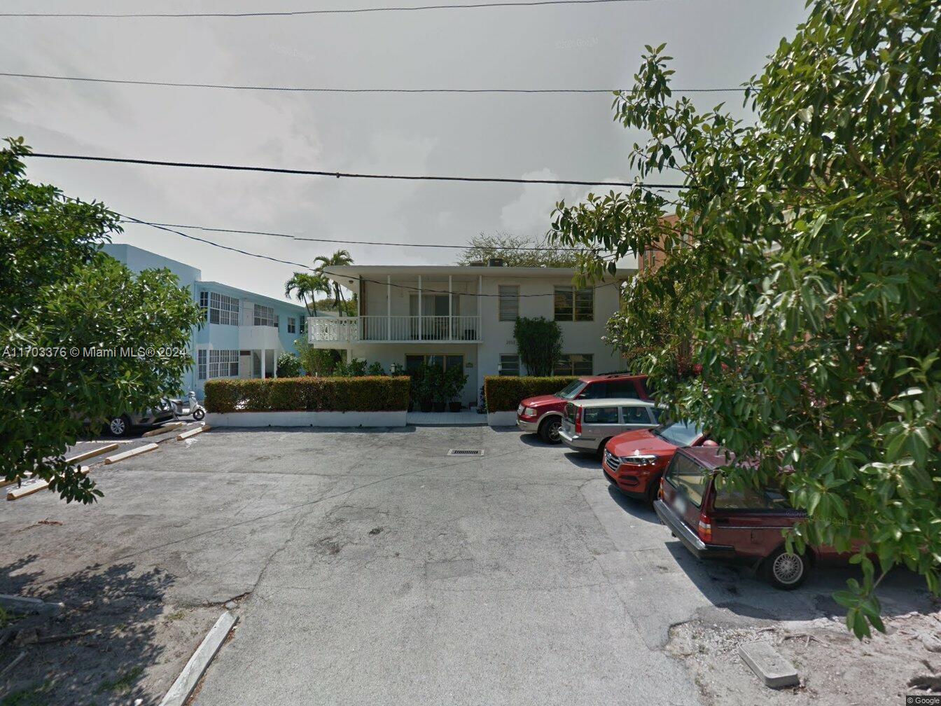 Pinetree Manor Condo