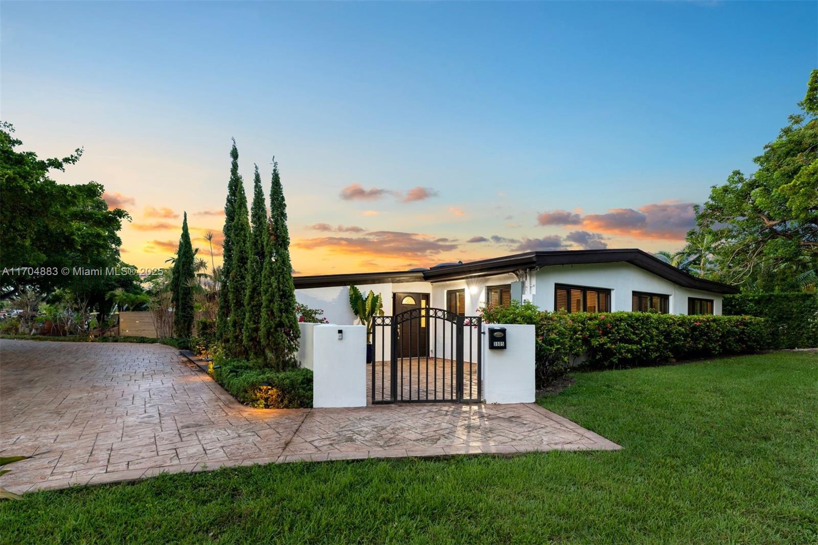 House for Sale in North Miami, FL