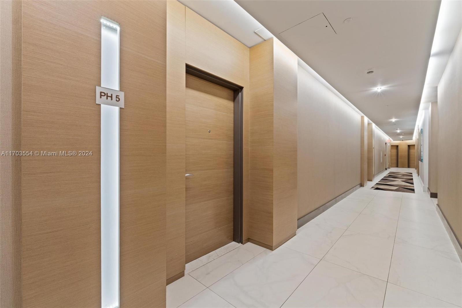 Condo for Sale in North Miami Beach, FL