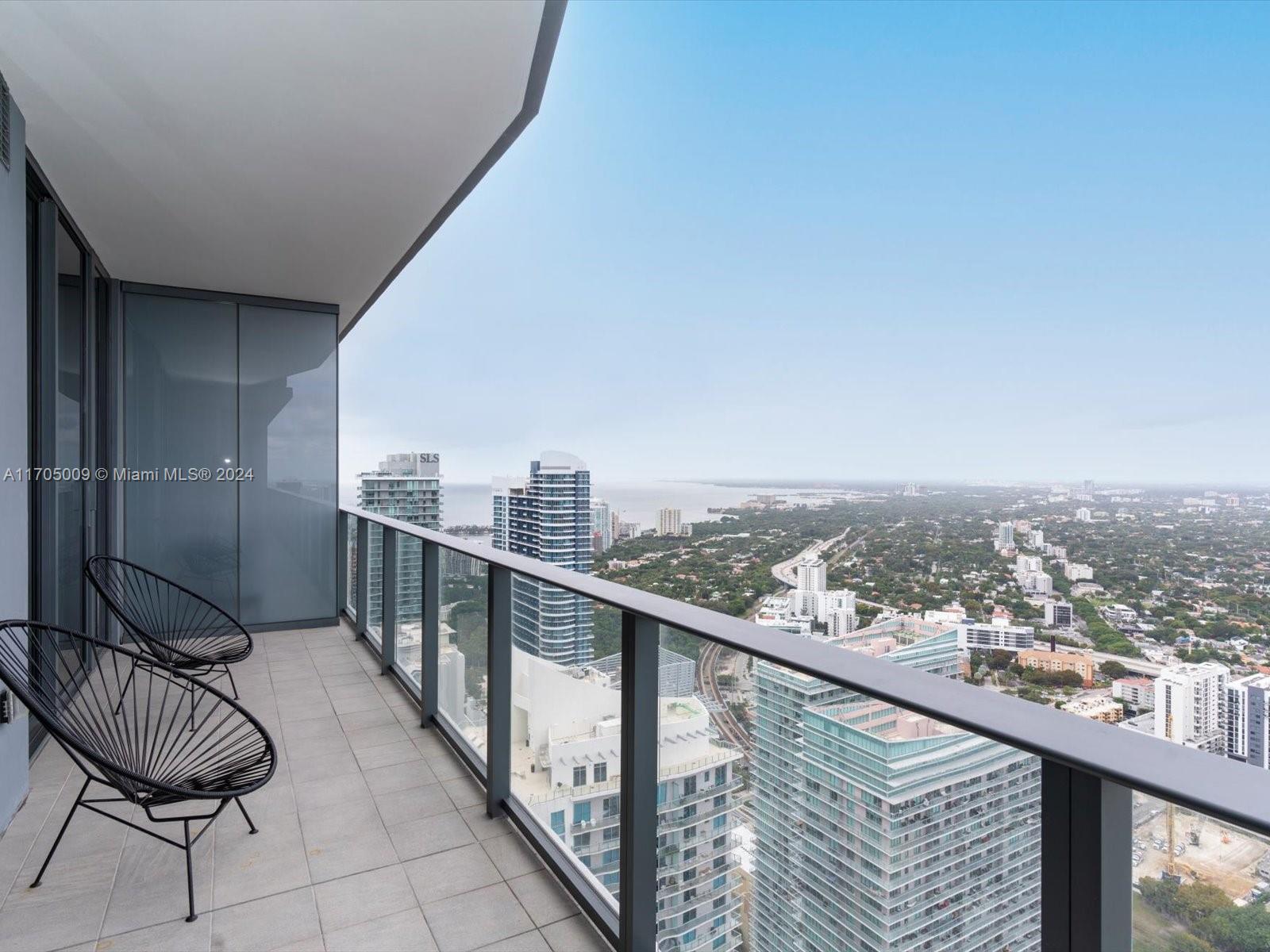 Condo for Sale in Miami, FL