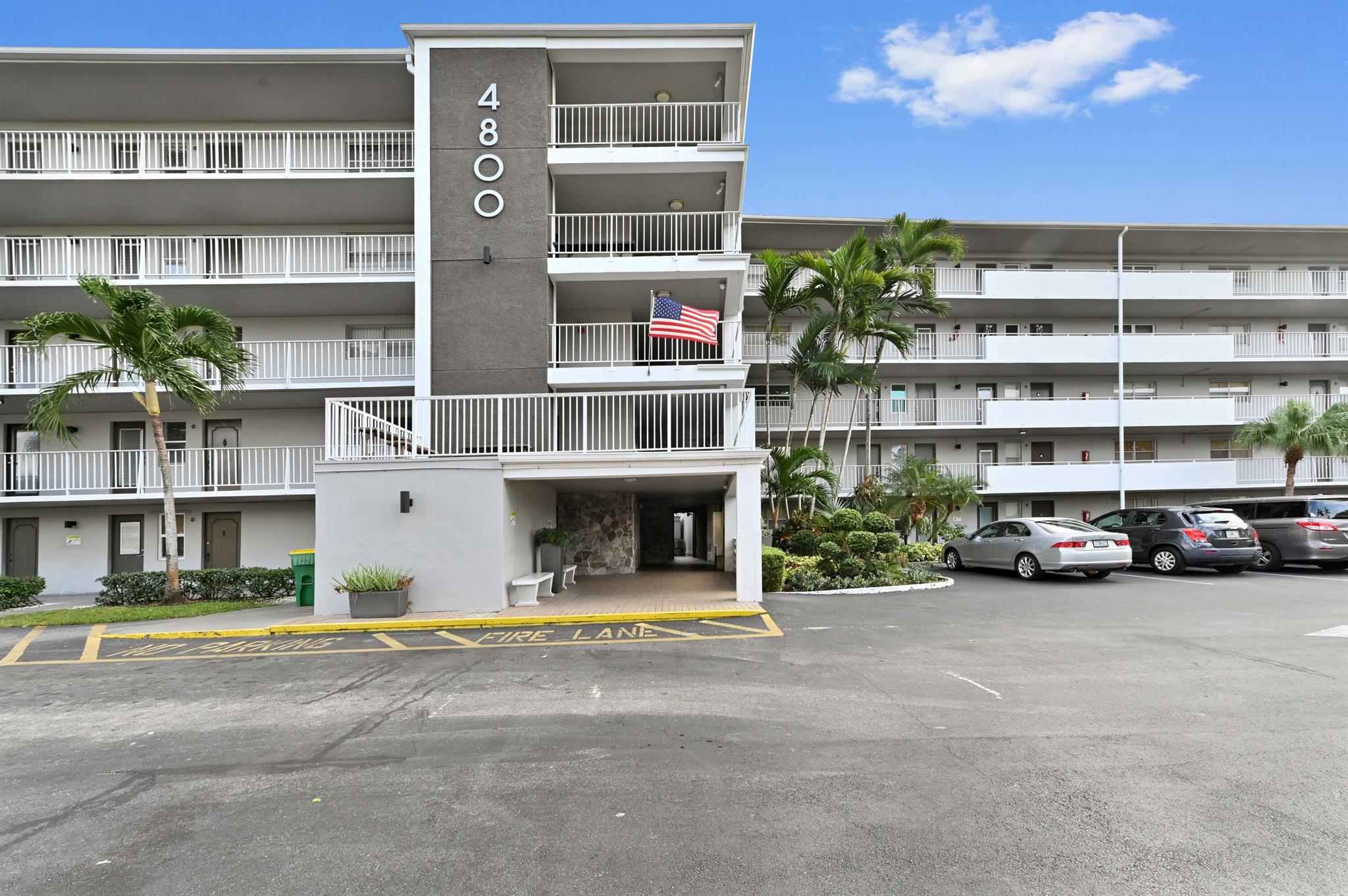 Homes for sale in Hollywood, FL | 4800 Hillcrest Lane #204, Hollywood, FL 33021 | MLS# R11043469