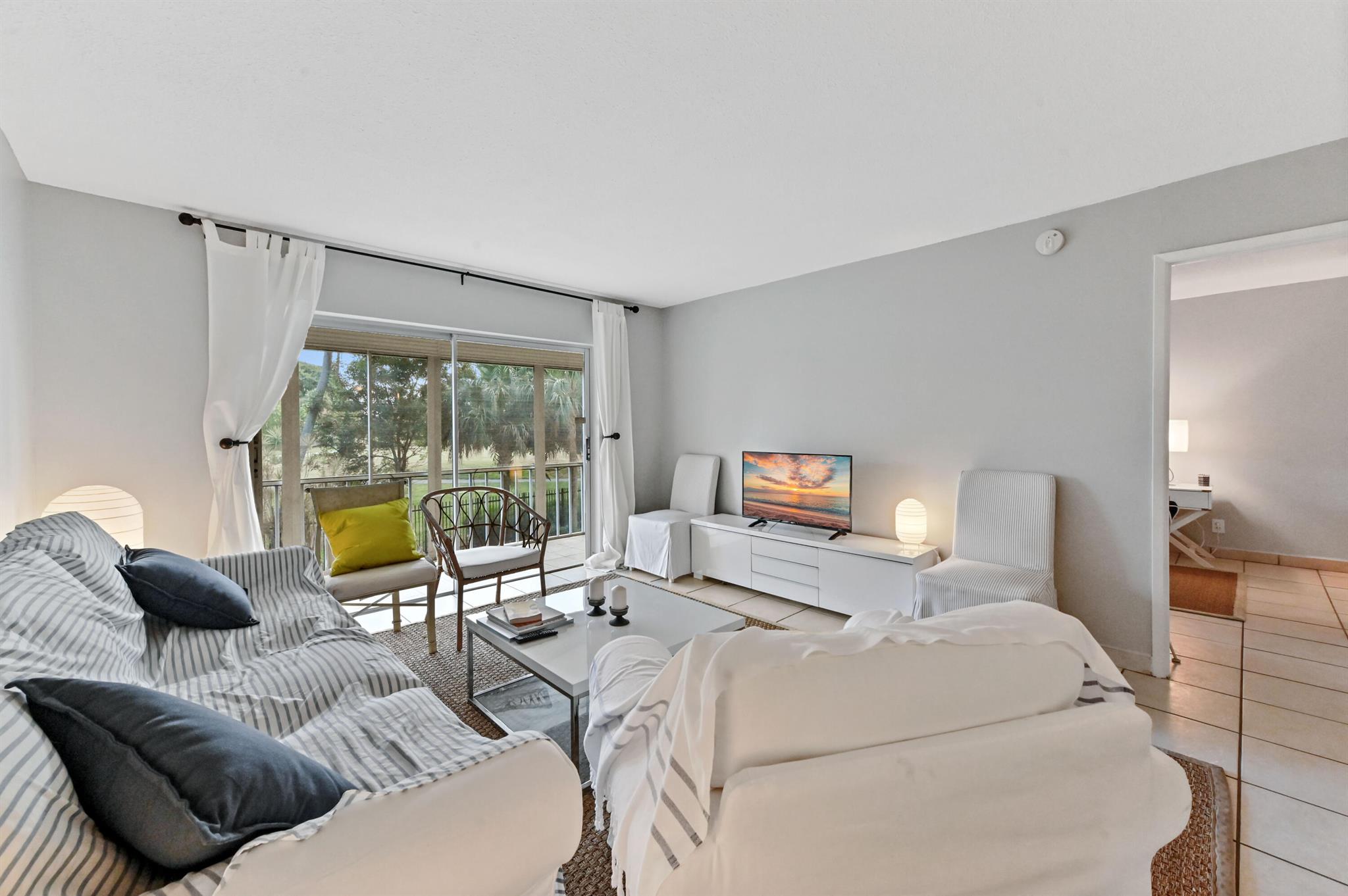 Homes for sale in Hollywood, FL | 4800 Hillcrest Lane #204, Hollywood, FL 33021 | MLS# R11043469