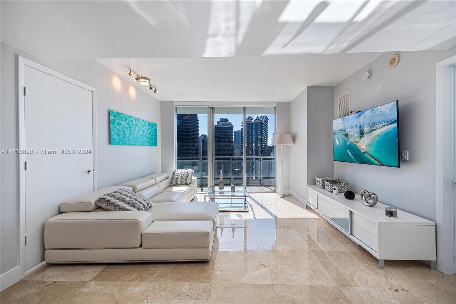 Condo for Rent in Miami, FL