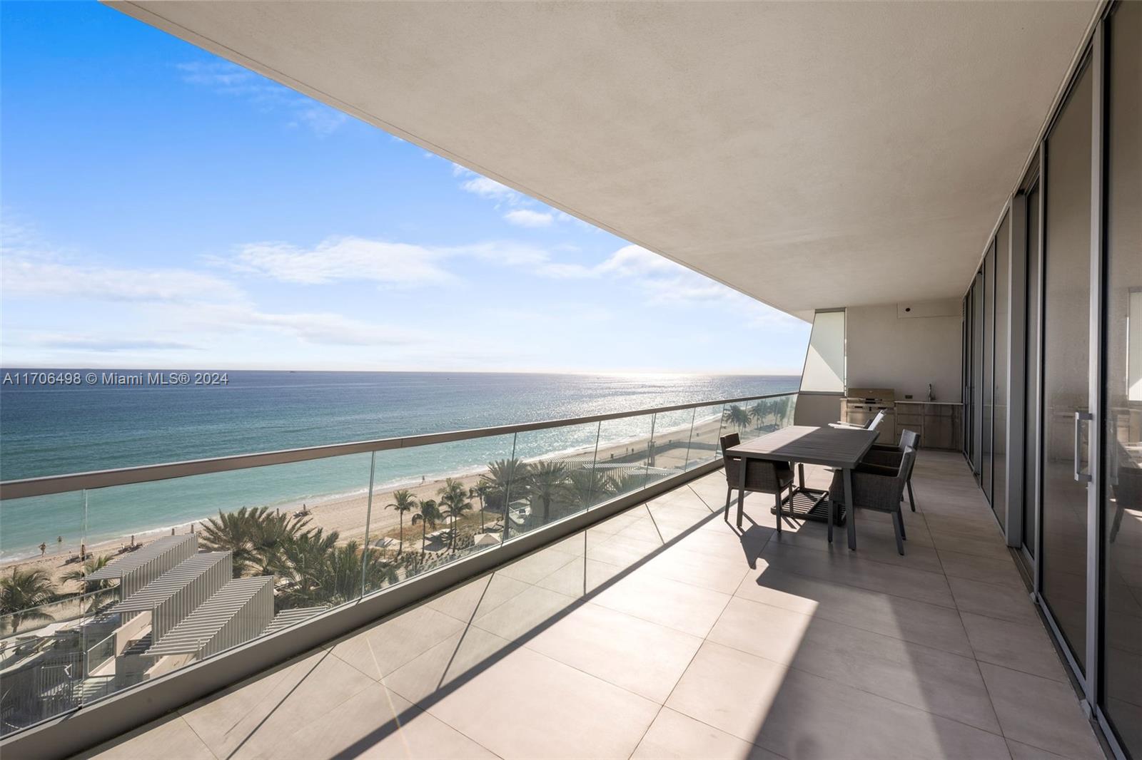 Apartamento à Venda em Sunny Isles Beach, FL