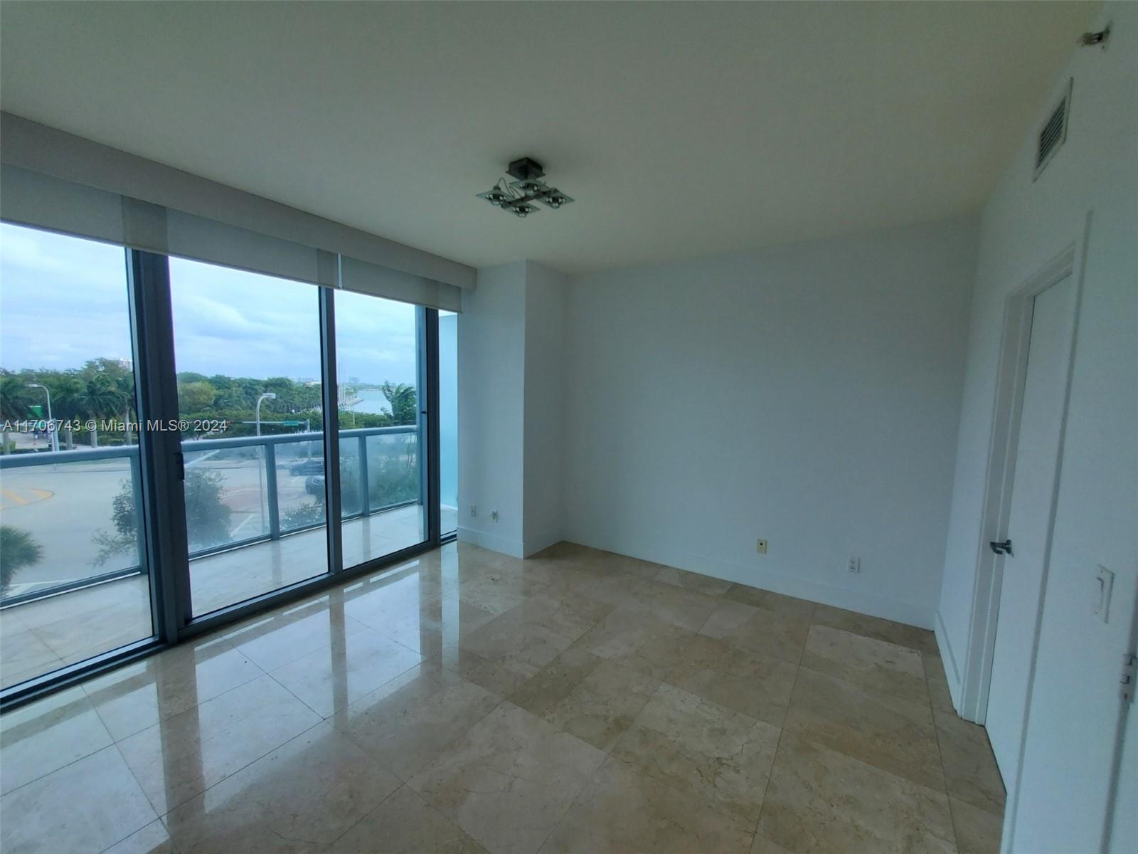 888 Biscayne Blvd #311, Miami FL 33132