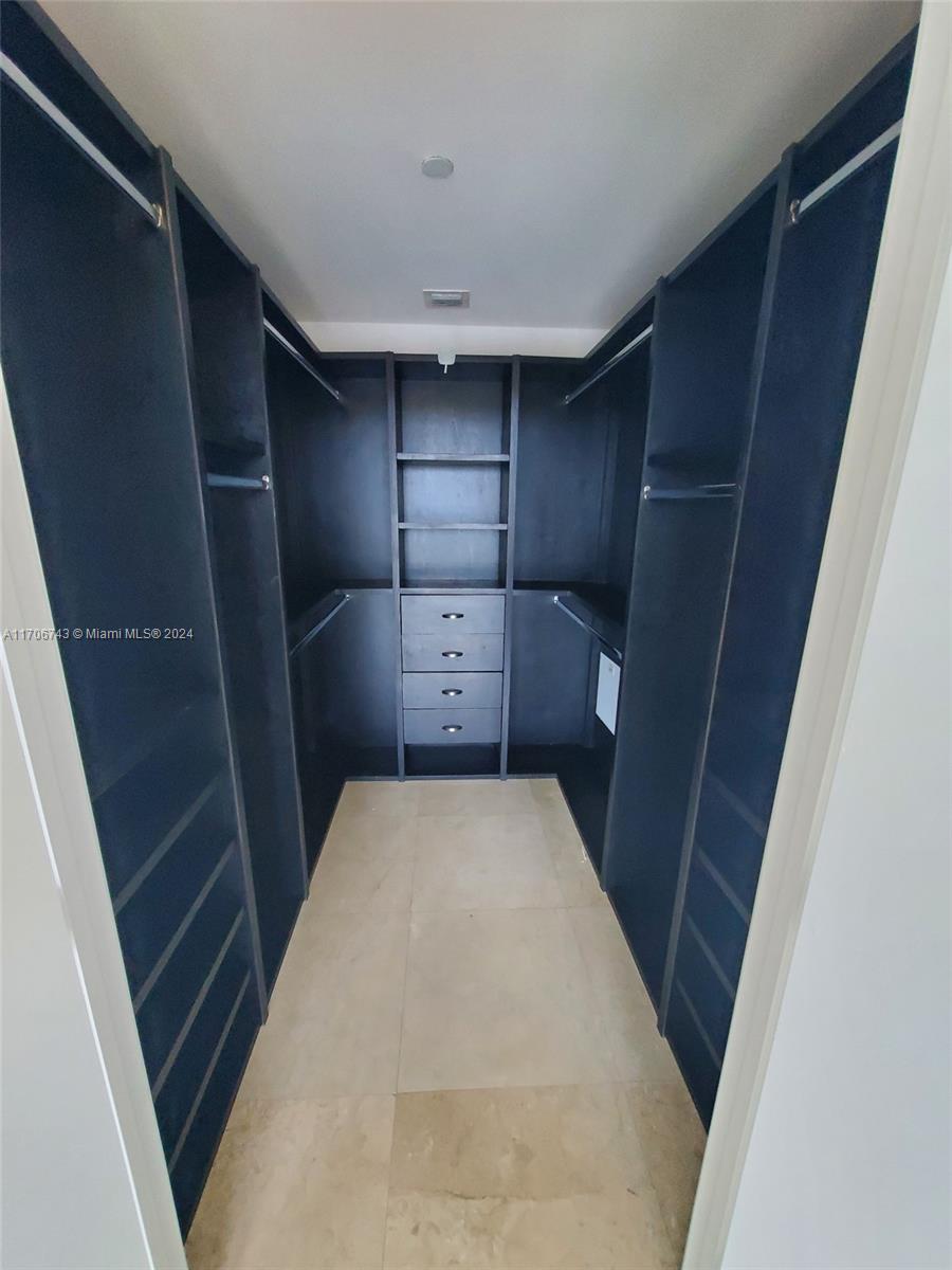 888 Biscayne Blvd #311, Miami FL 33132