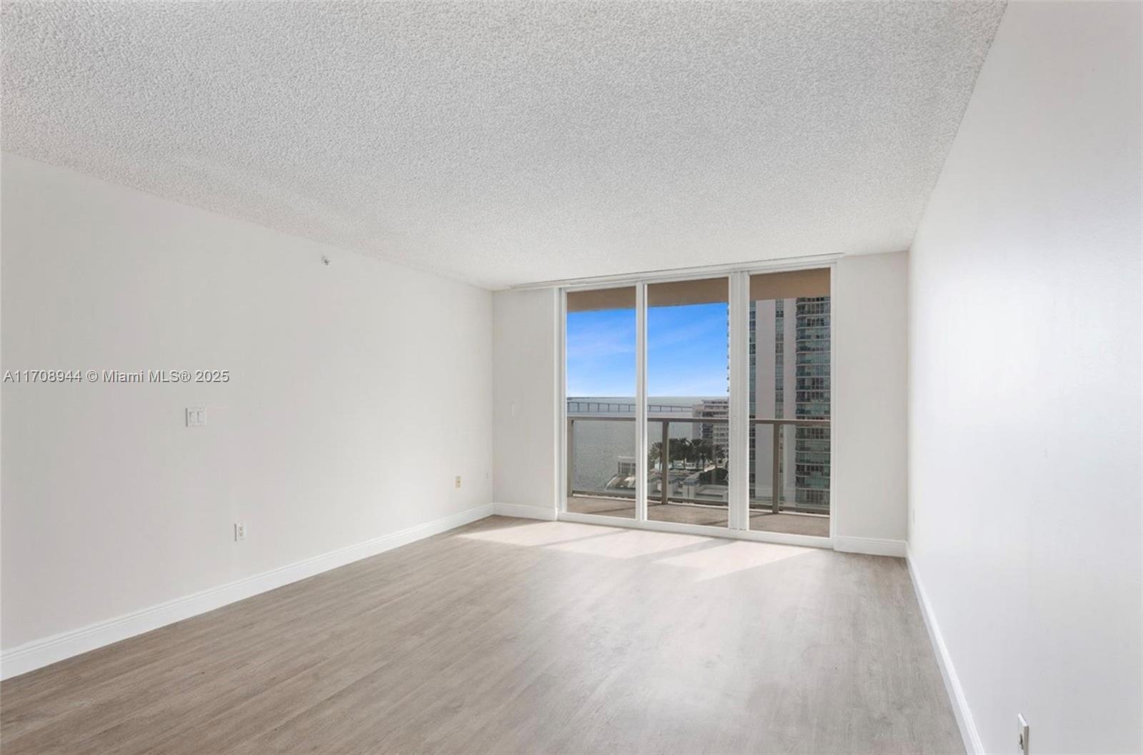 1155 Brickell Bay Dr #1705, Miami FL 33131