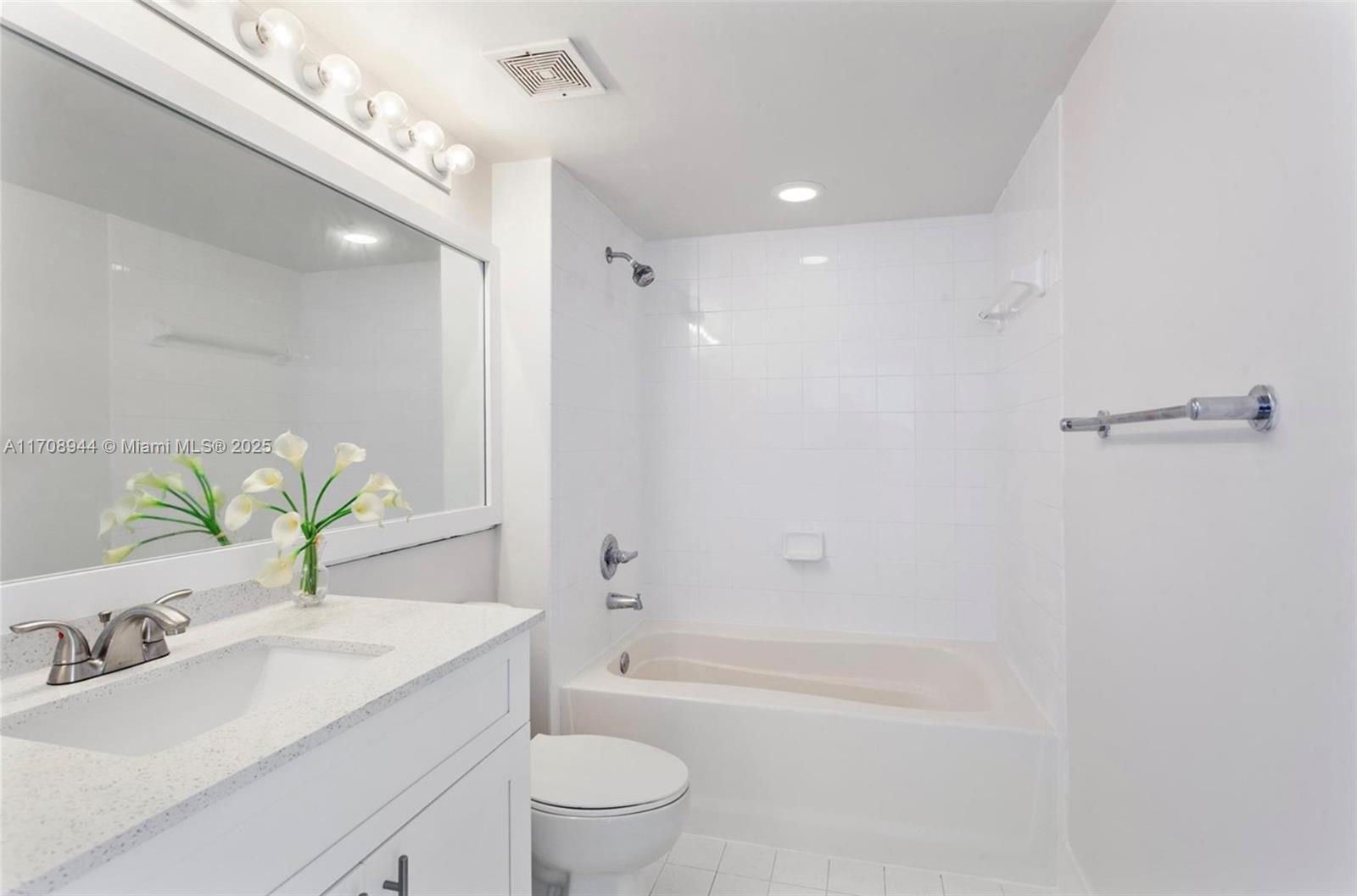 1155 Brickell Bay Dr #1705, Miami FL 33131
