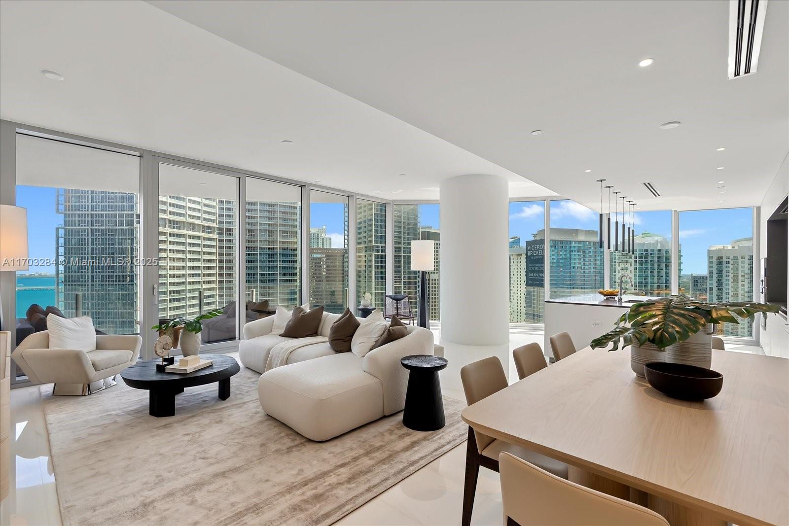 Apartamento à Venda em Miami, FL