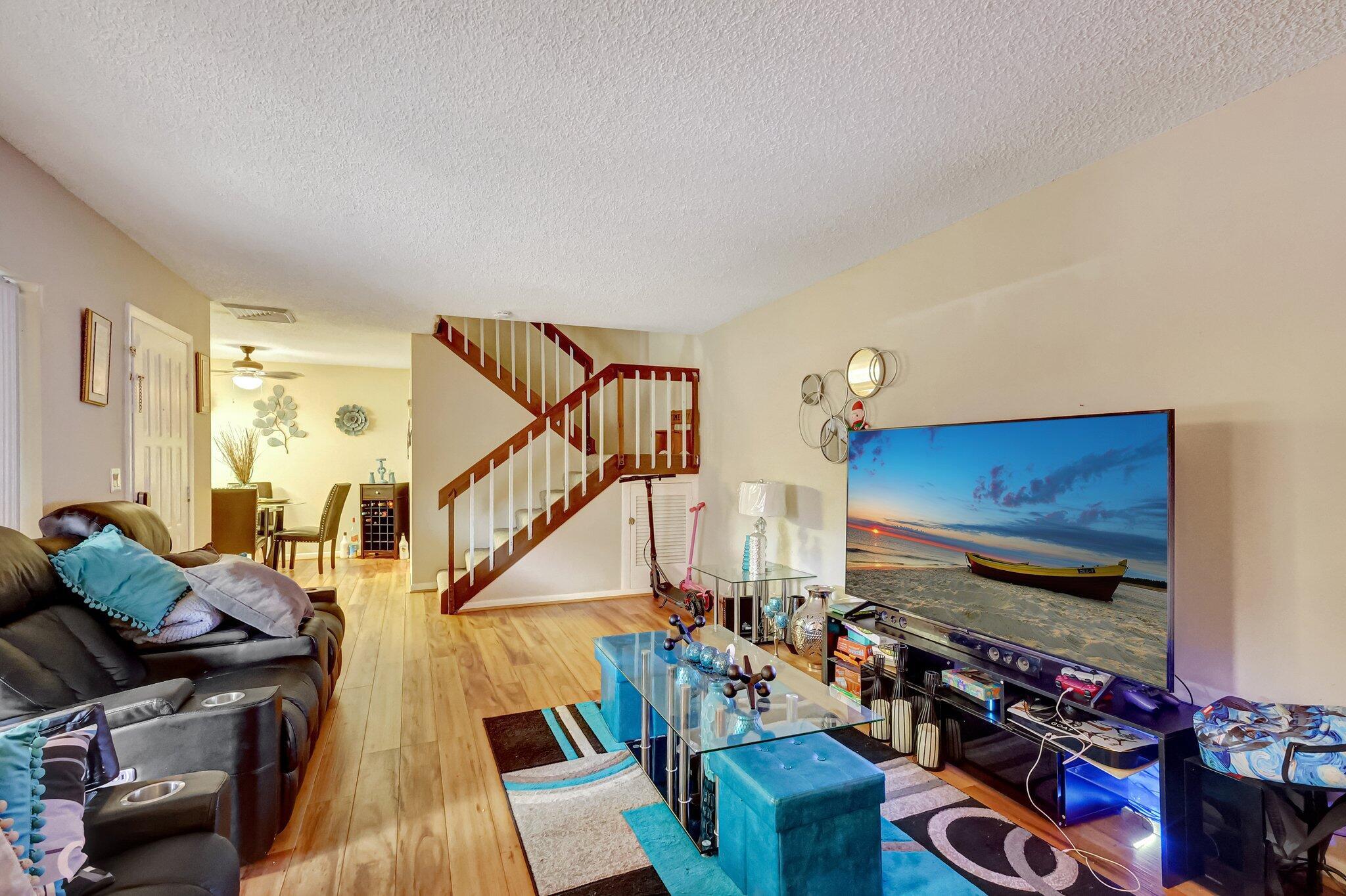 Photo 7 of home located at 5852 SE Riverboat Drive 321, Stuart FL