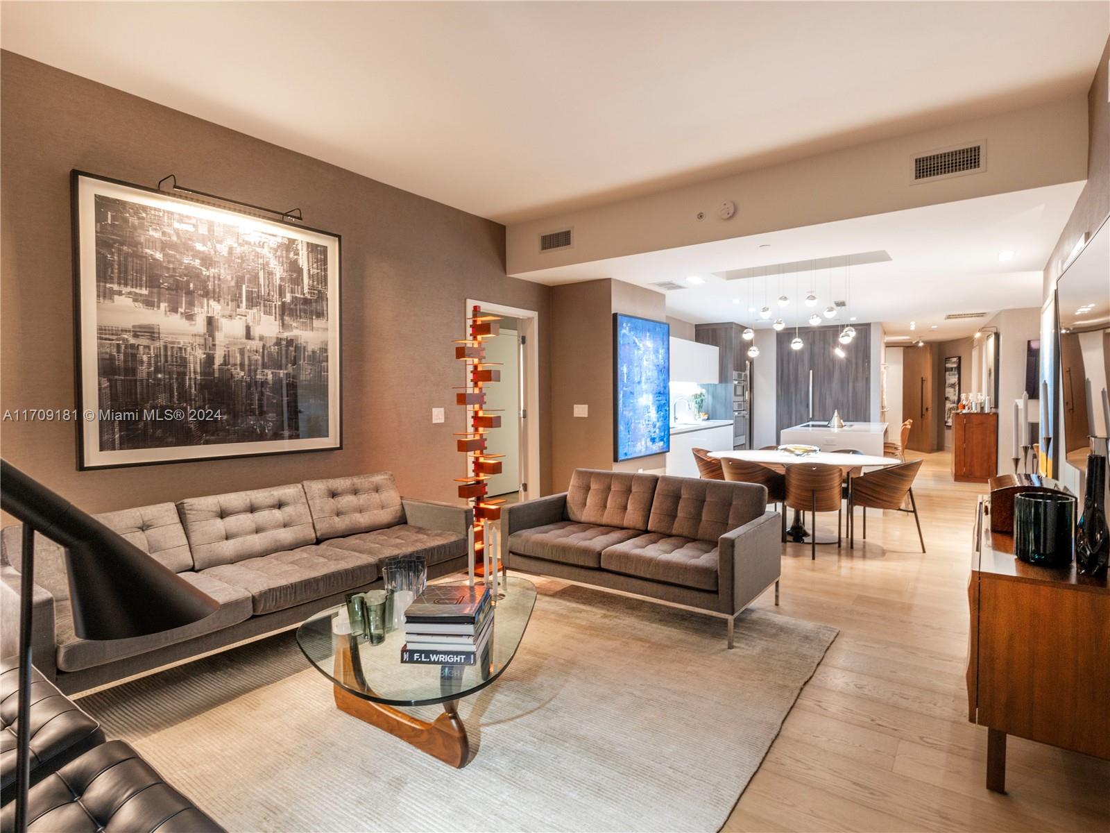 Apartamento à Venda em Miami, FL