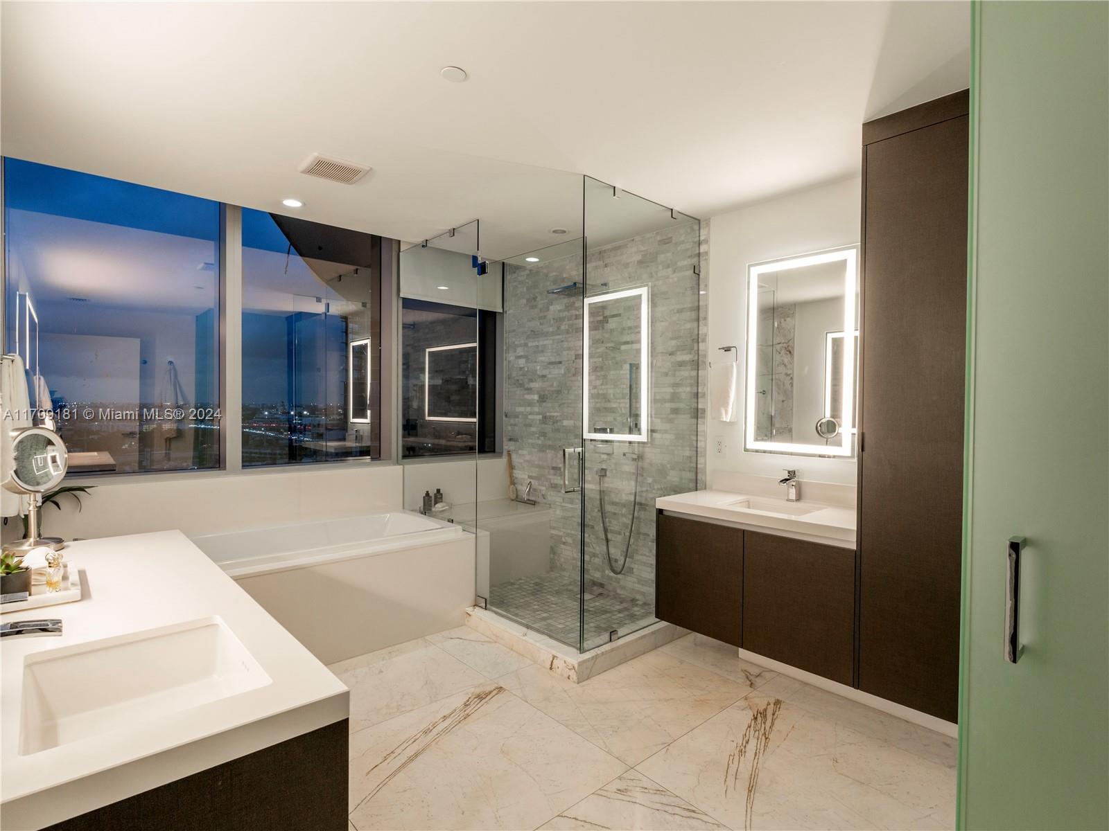 851 NE 1st Ave #1212, Miami FL 33132