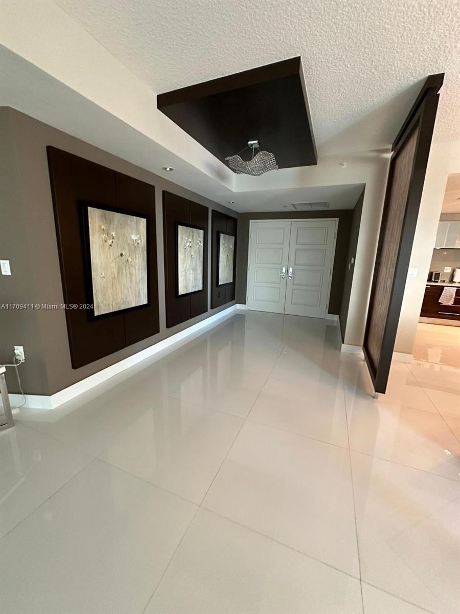 Apartamento para Alugar em Sunny Isles Beach, FL