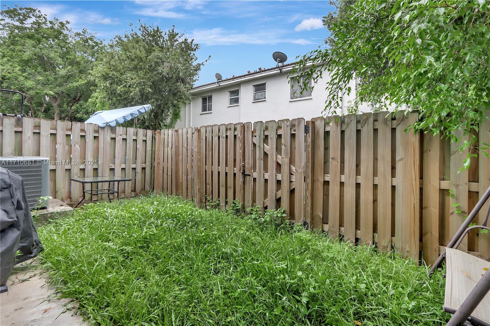 2874 SE 15th Rd 52