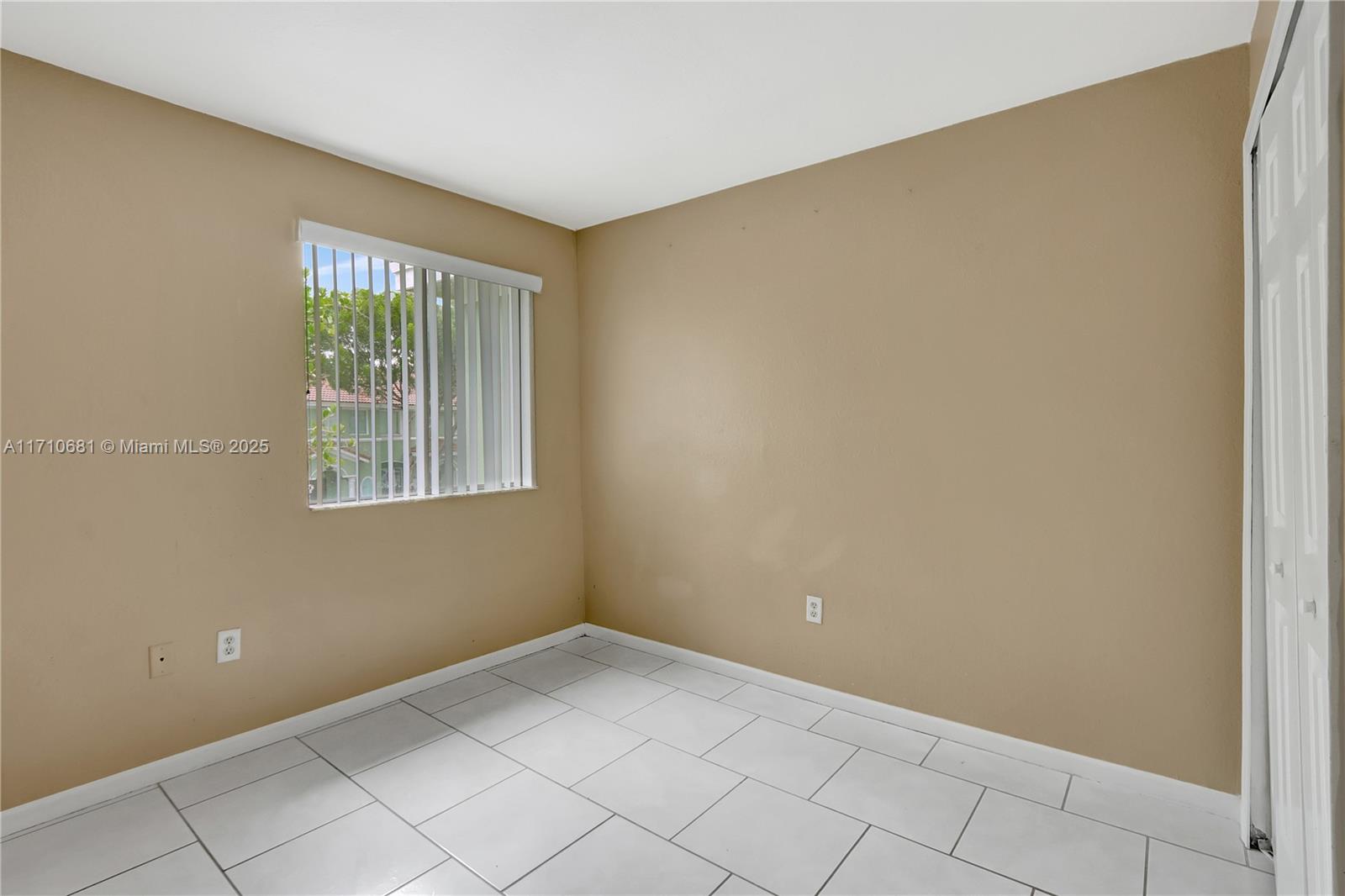 2874 SE 15th Rd 52