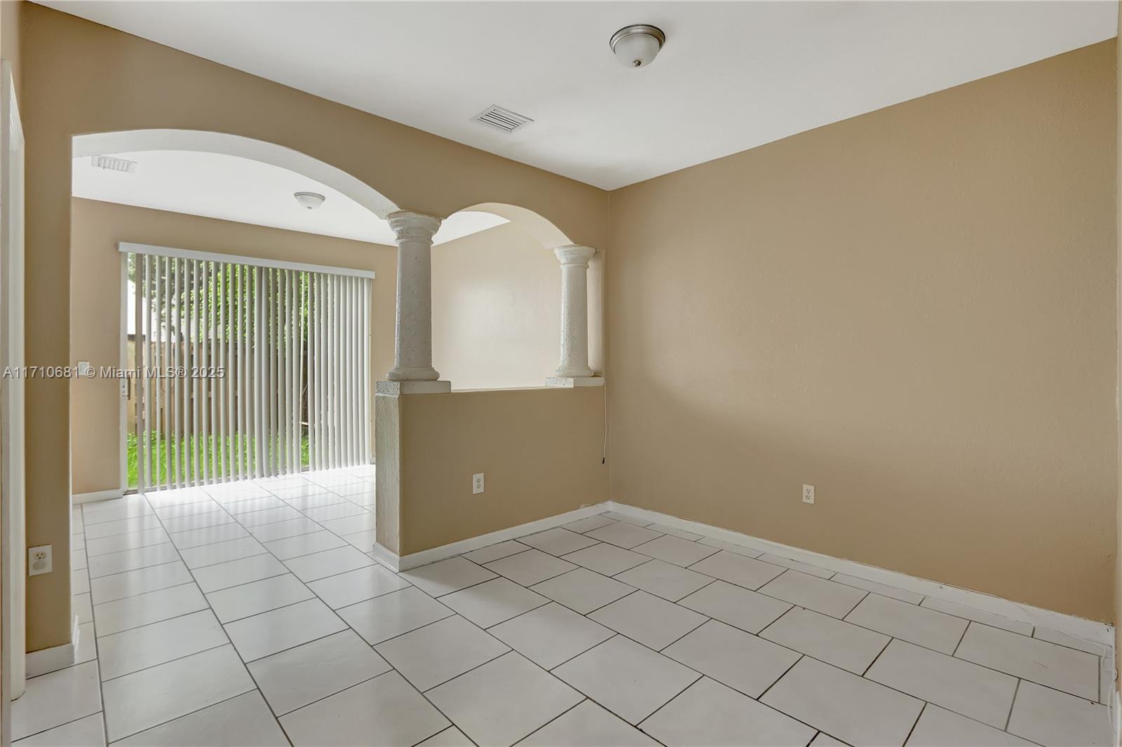 2874 SE 15th Rd 52