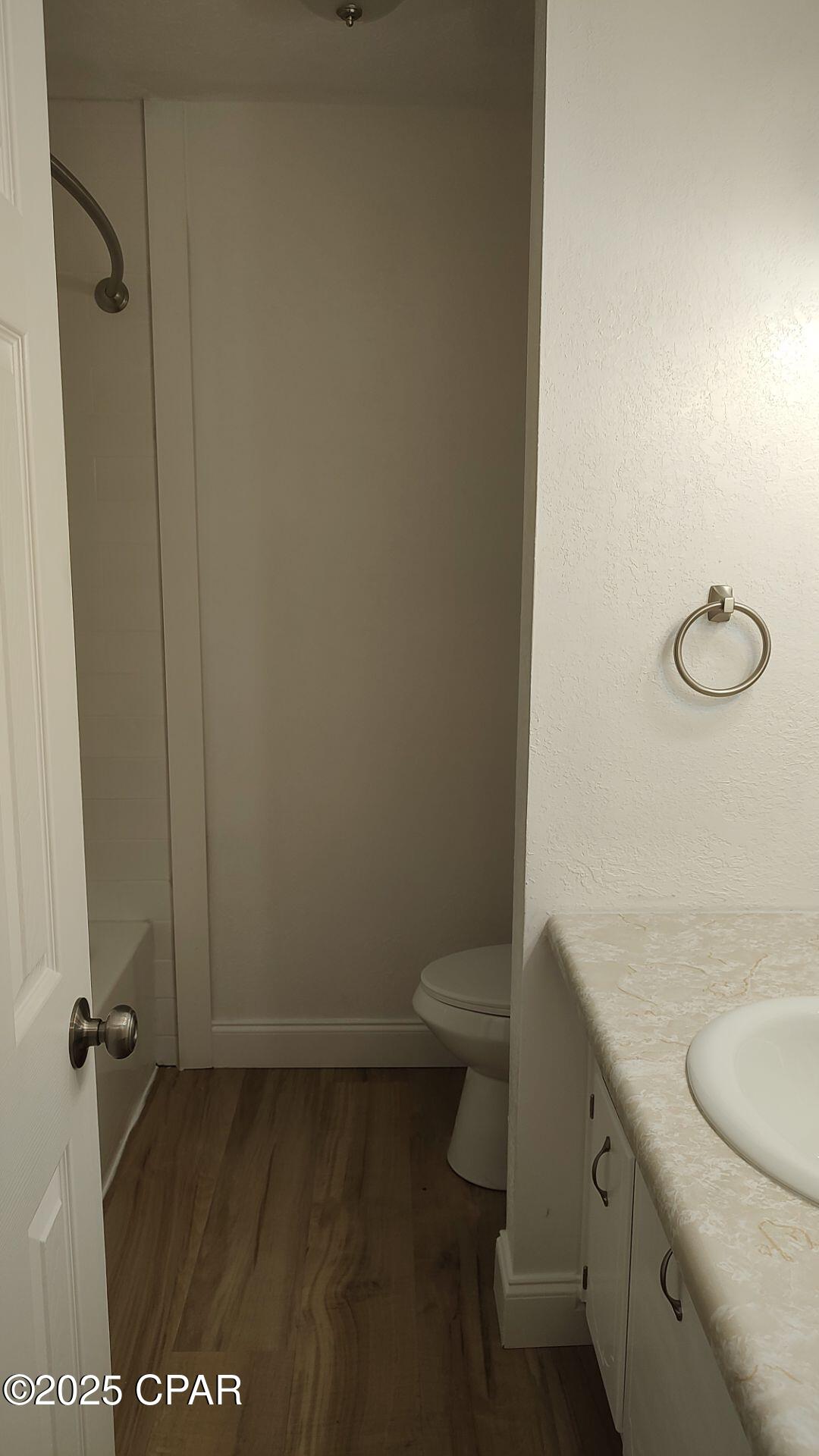 Image 10 For 6217 Pinetree Avenue B