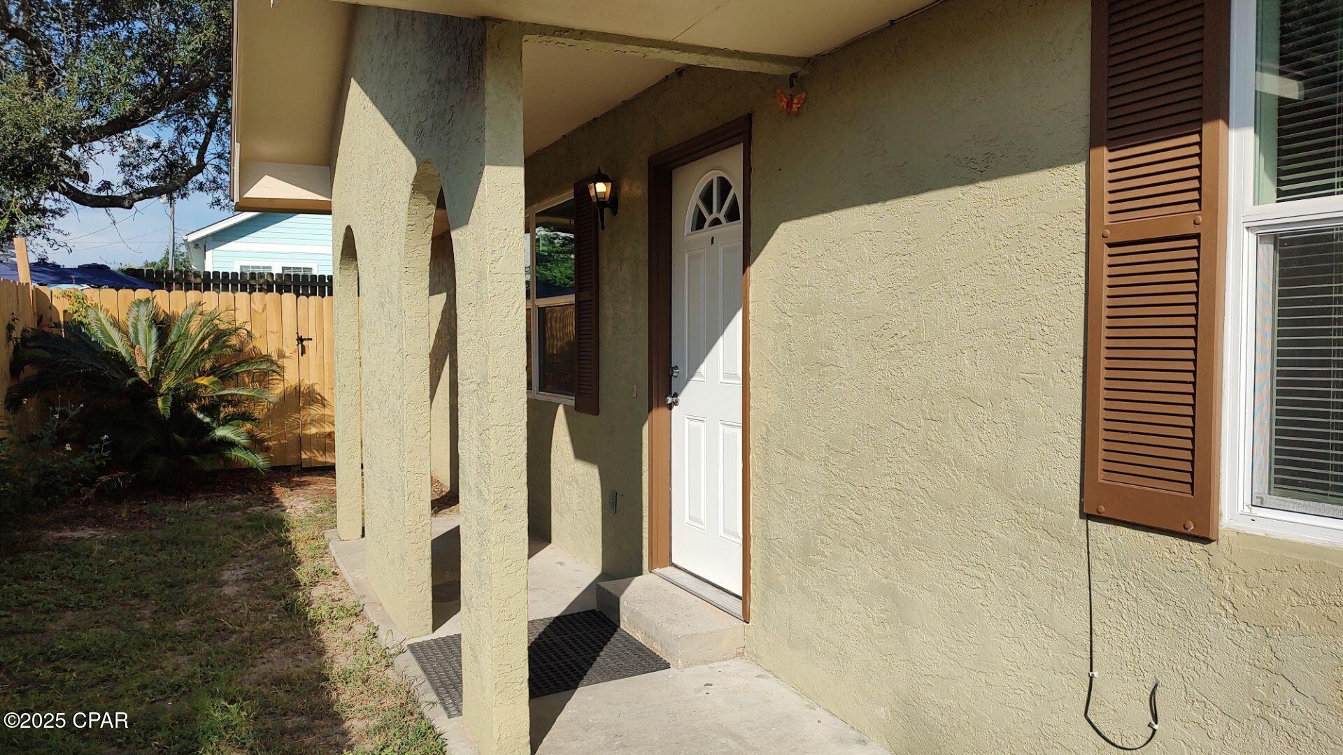 Image 2 For 6217 Pinetree Avenue B