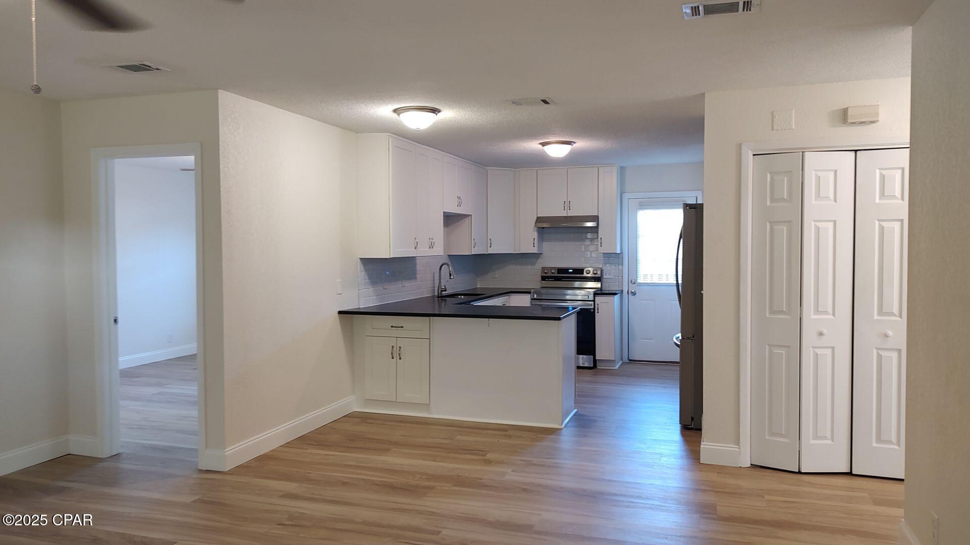 Image 3 For 6217 Pinetree Avenue B