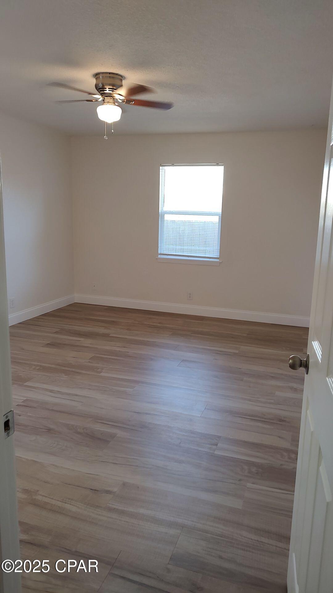 Image 7 For 6217 Pinetree Avenue B