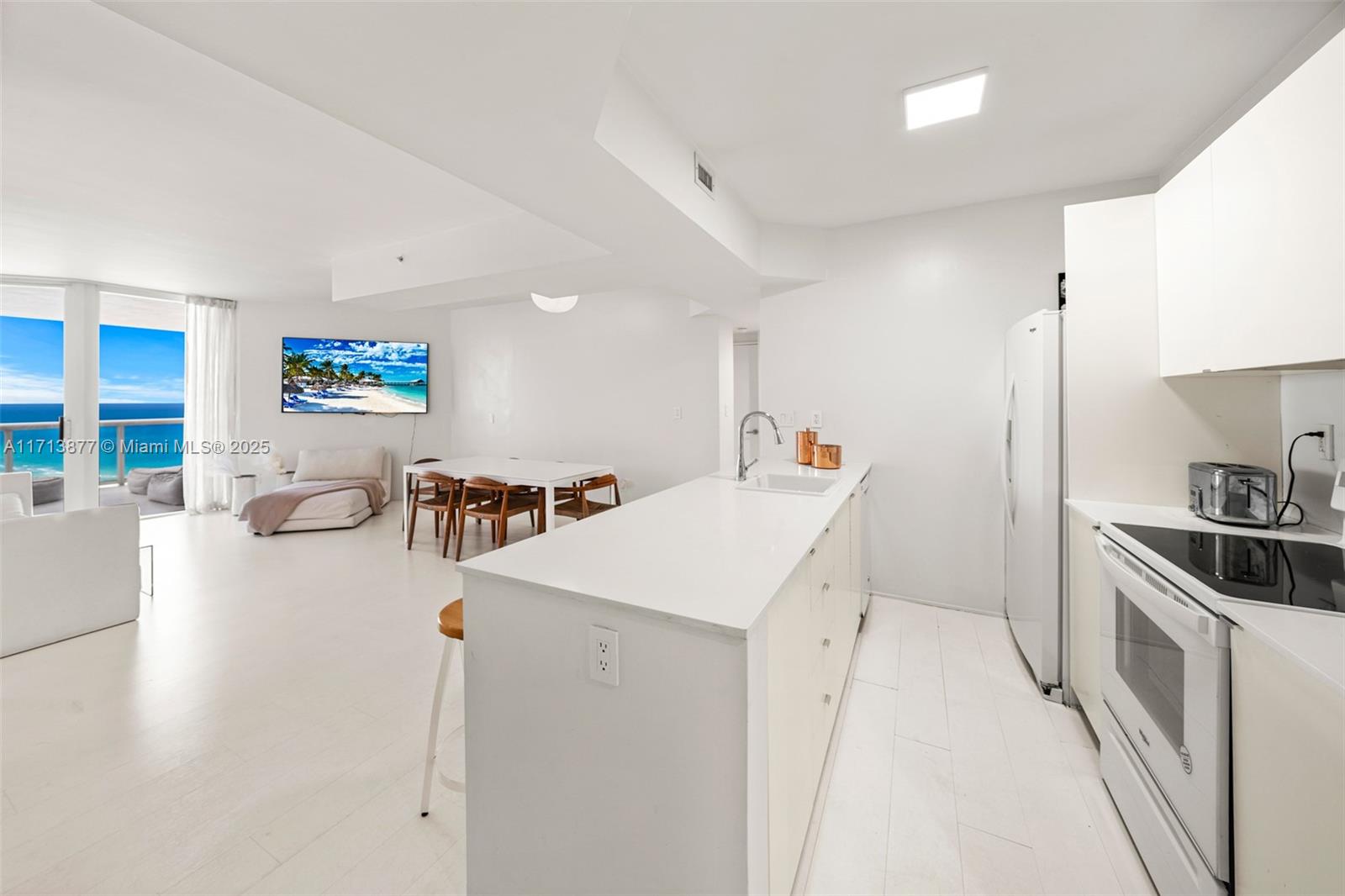 4779 Collins Ave #3108, Miami Beach FL 33140