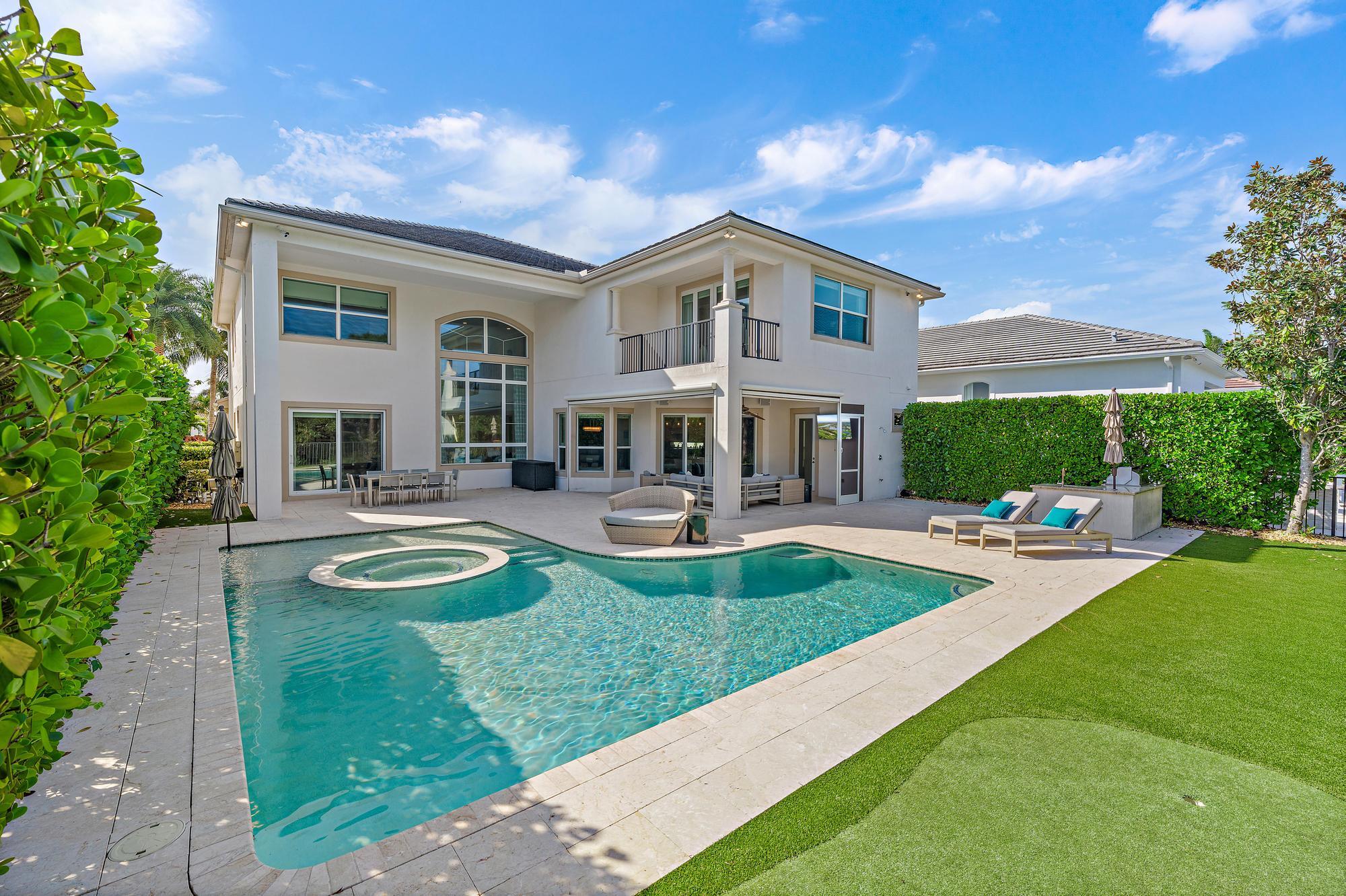 Image to showcase the property located at 1727 W Hemingway Drive