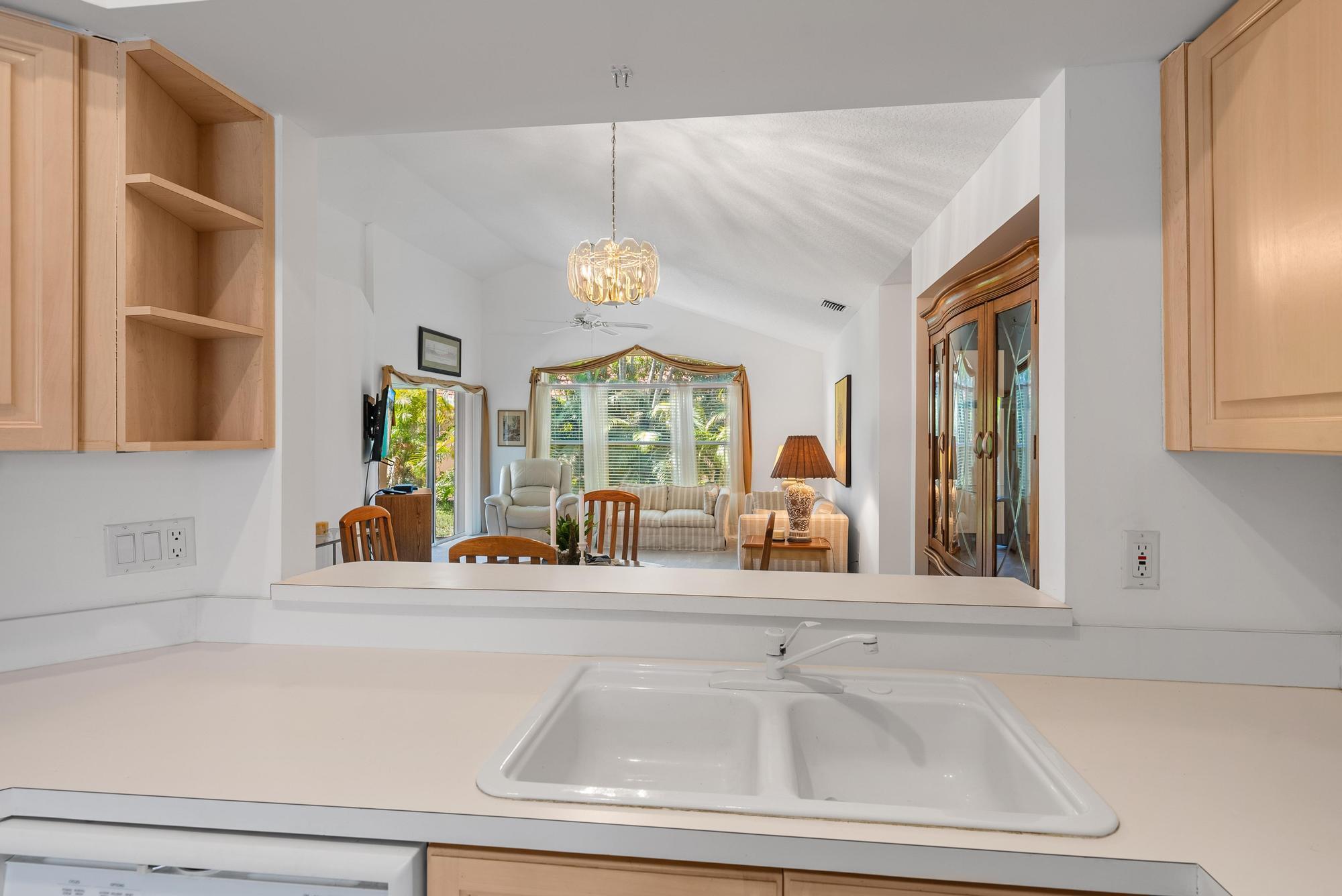 Photo 6 of home located at 3120 Contego Lane, Riviera Beach FL