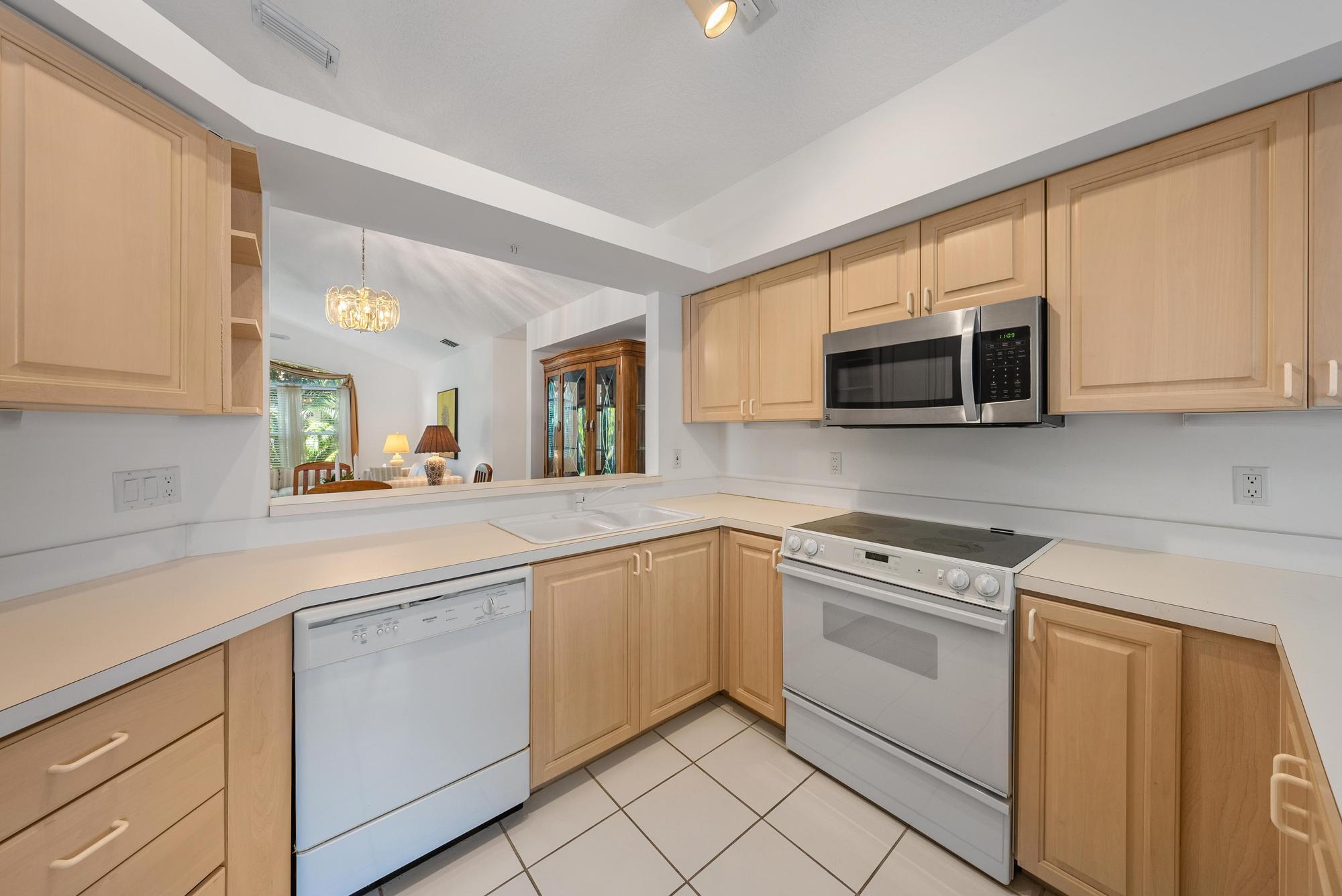 Photo 7 of home located at 3120 Contego Lane, Riviera Beach FL