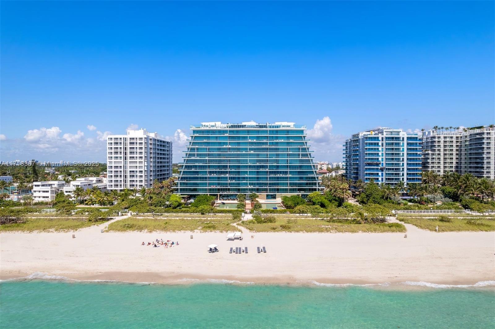 Apartamento à Venda em Surfside, FL