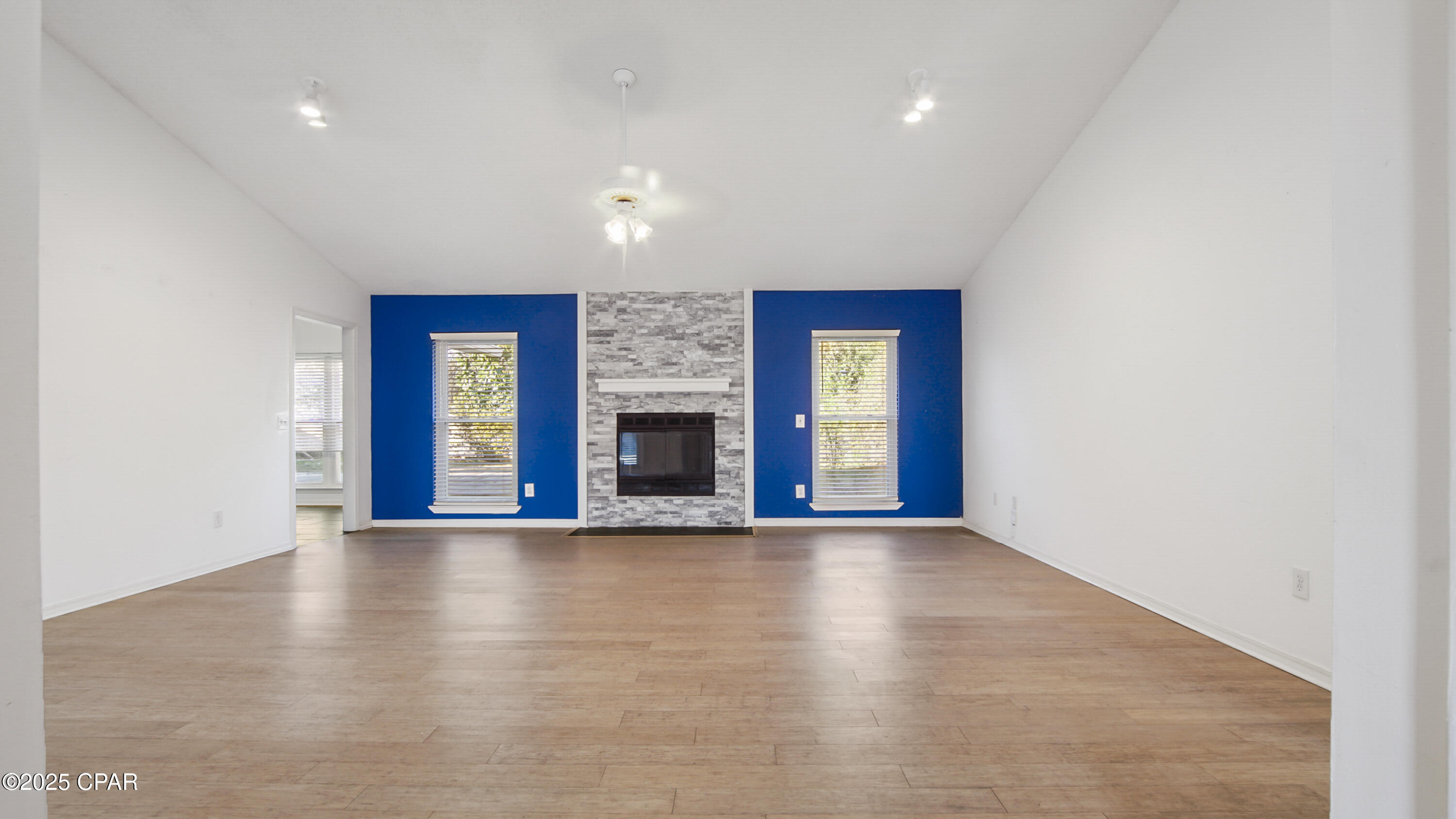 Image 3 For 807 Plantation Way